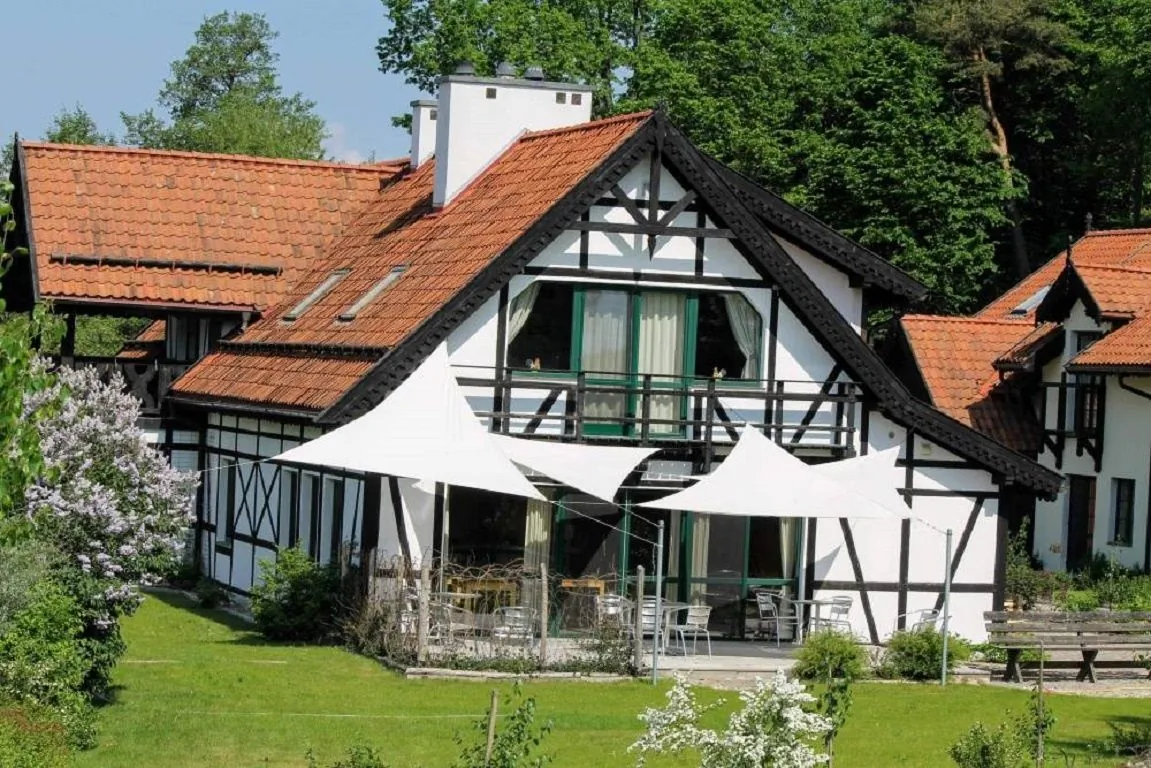 Szwajcaria Mazurska. Noclegi || Wyżywienie – Zawady, Polonia