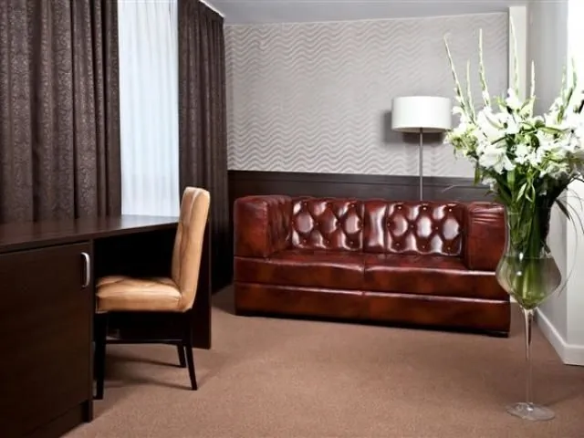 Hotel Złoty Las  Świdnica – Świdnica, Polska