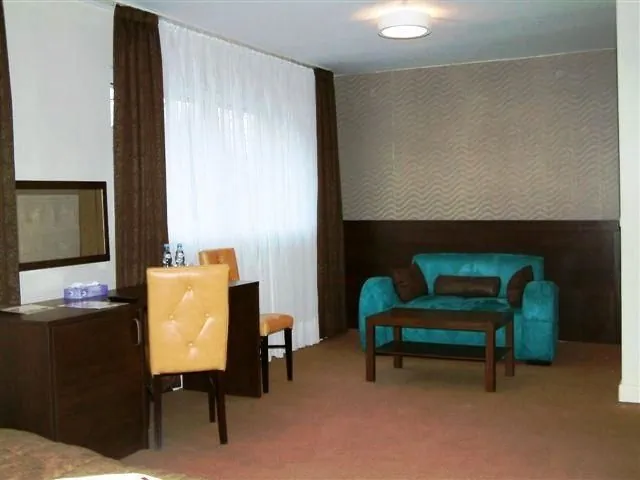Hotel Złoty Las  Świdnica – Świdnica, Polska