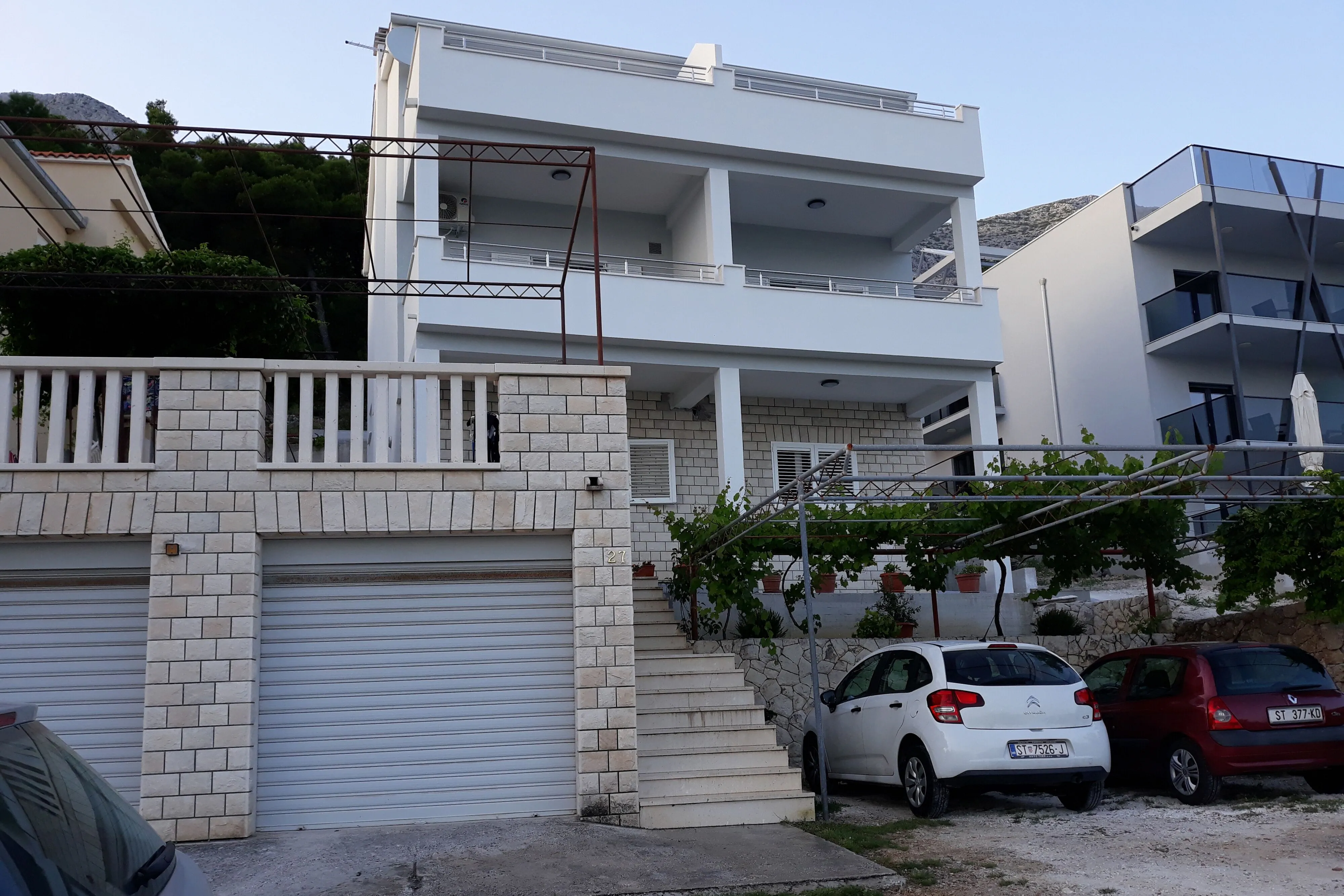 Apartments With Parking Space Medići, Omiš - 1045 Medići – Medići, Croația