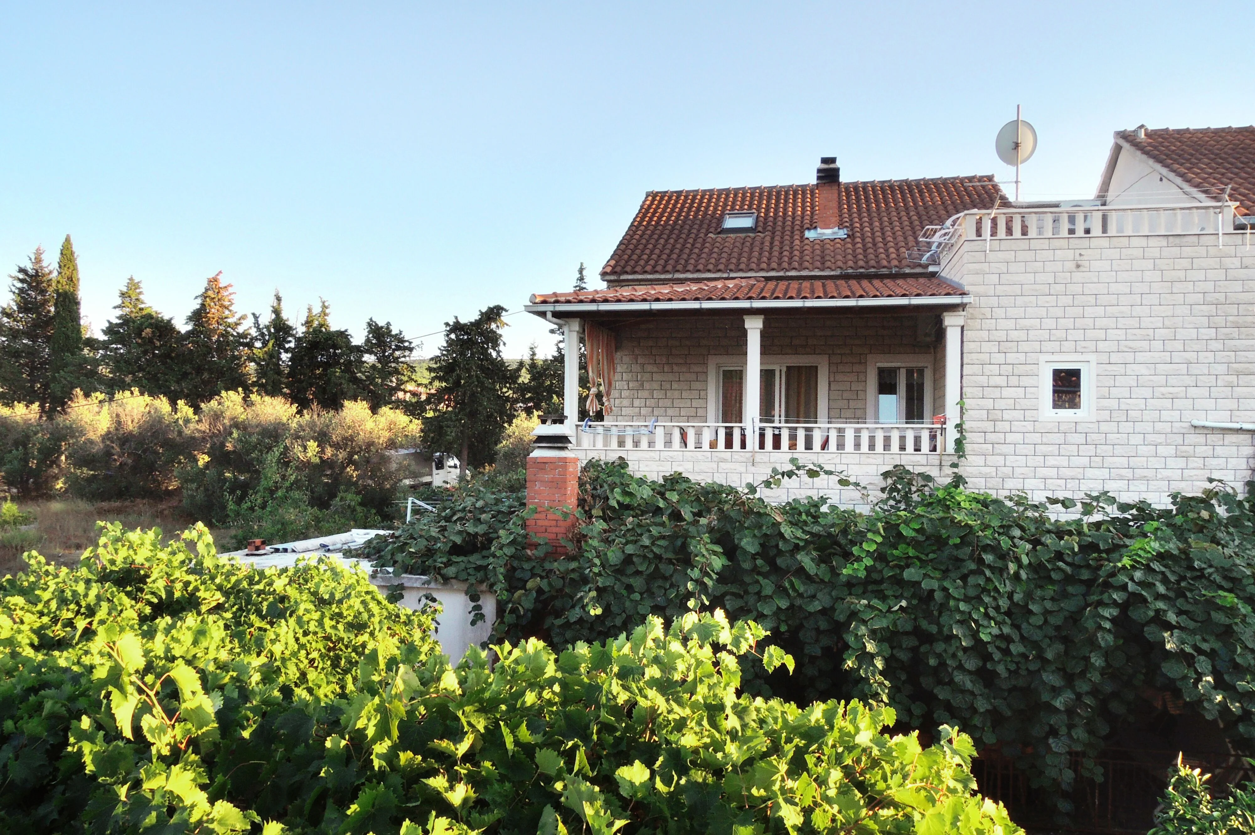 Apartments With Parking Space Mirca, Brač - 2838 Mirca – Mirca, Croația