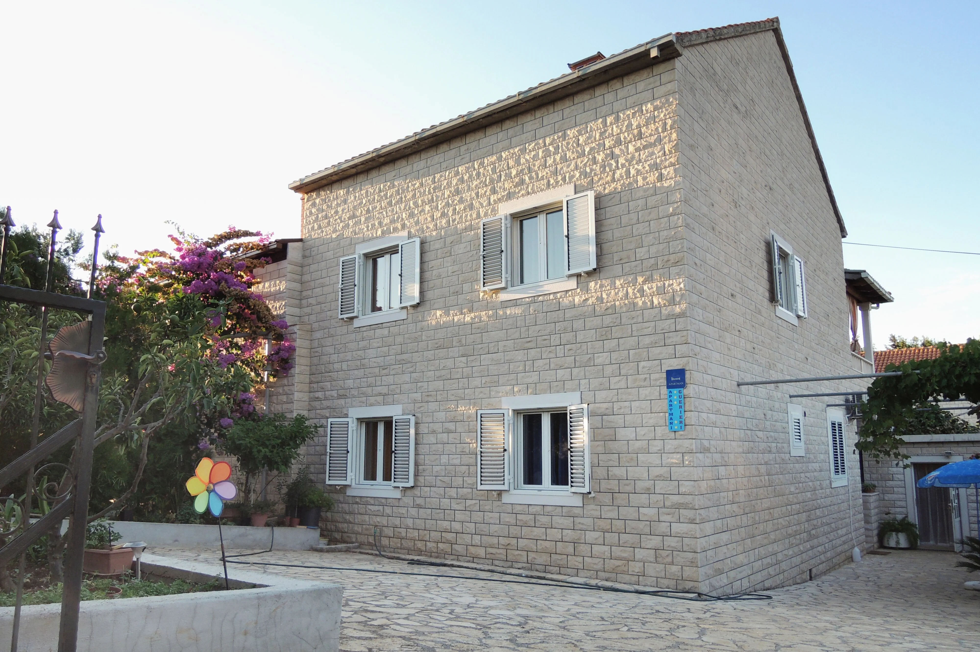 Apartments With Parking Space Mirca, Brač - 2838 Mirca – Mirca, Croația