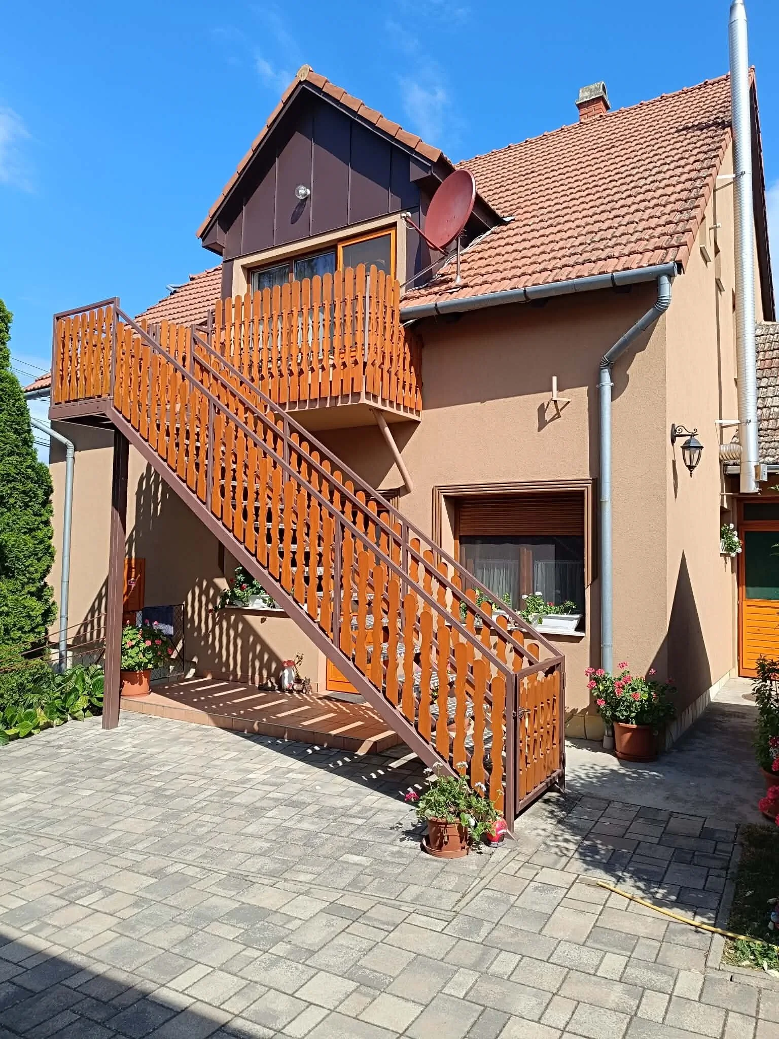 Sziszi Apartman Balatonszárszó - foto 2