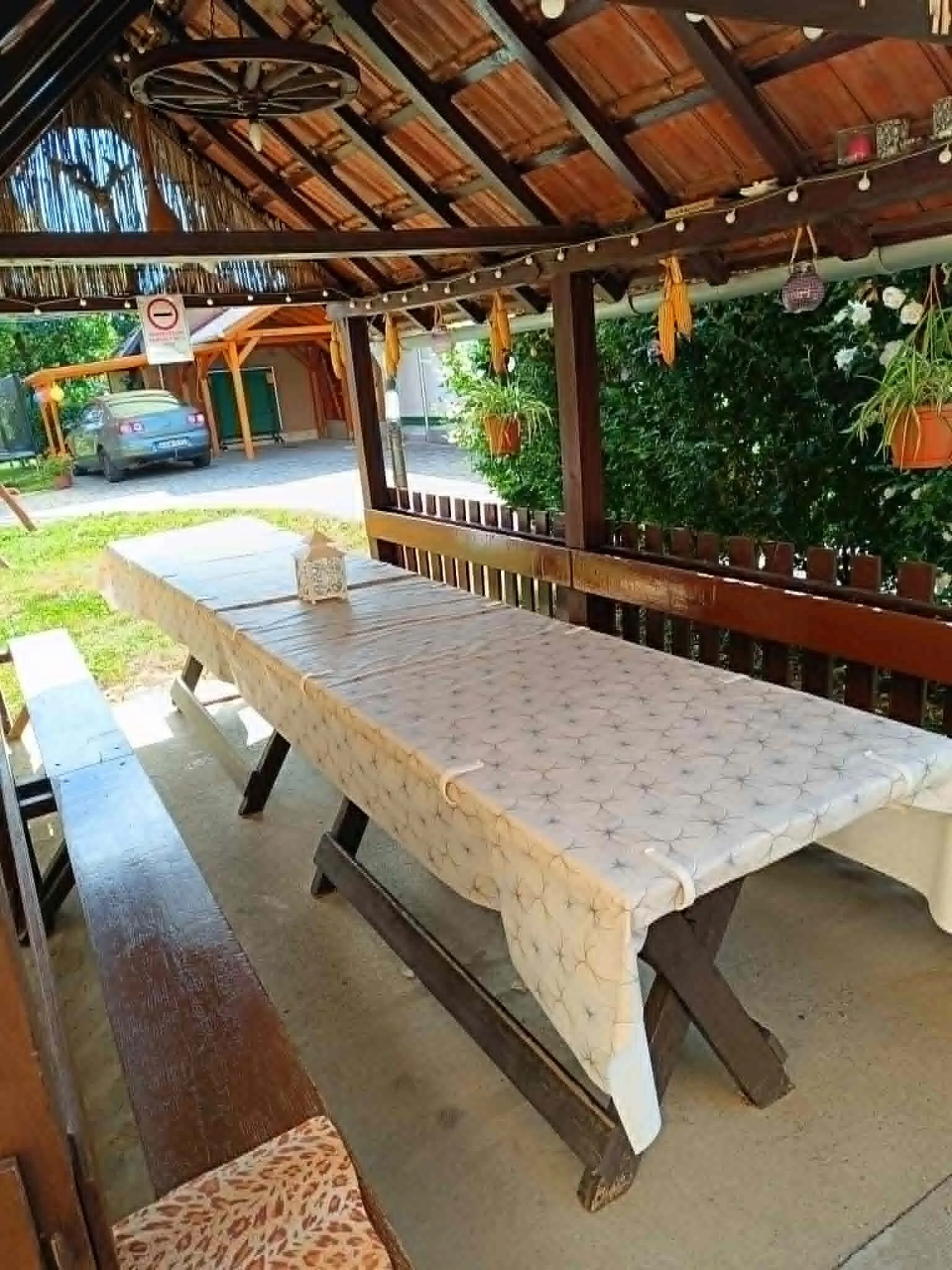 Sziszi Apartman Balatonszárszó - foto 3