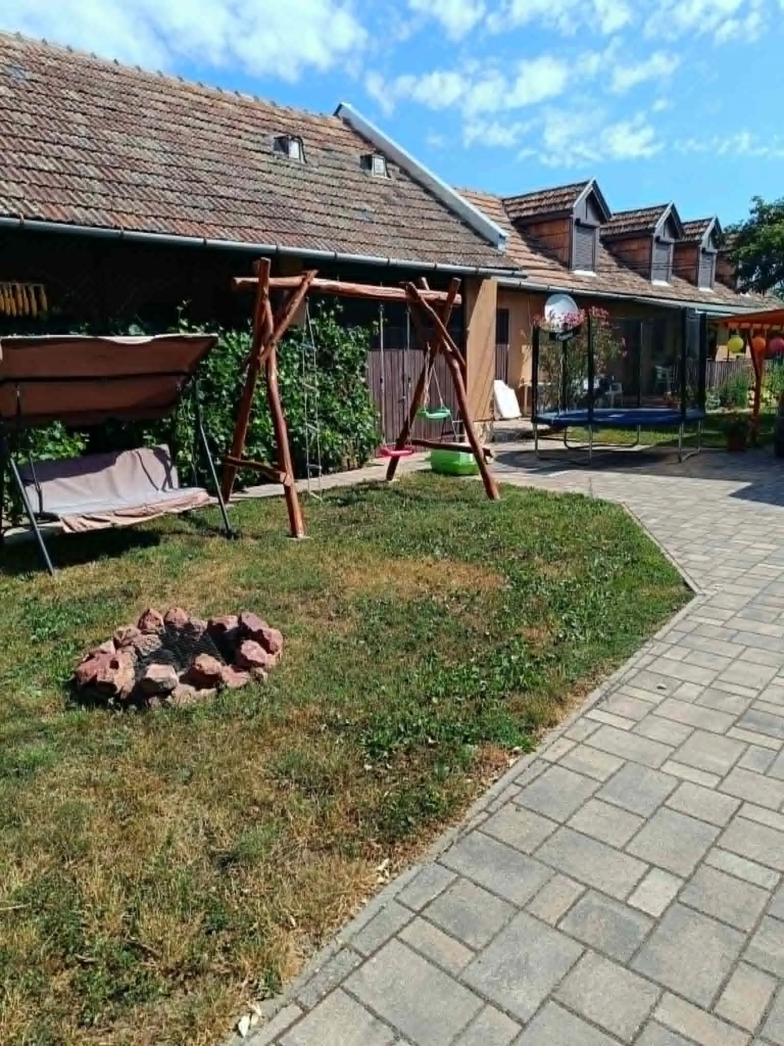 Sziszi Apartman Balatonszárszó - foto 5