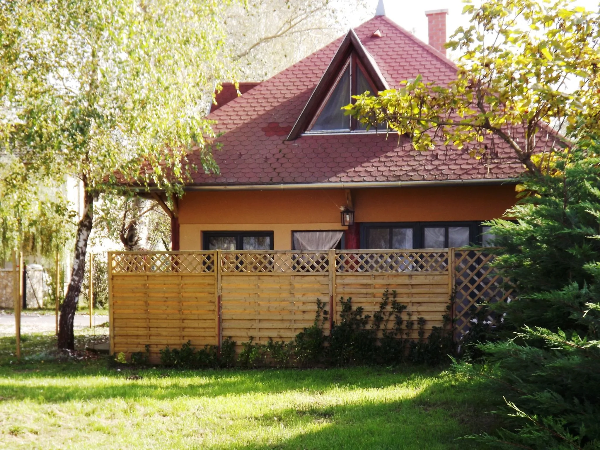 Nap-Hal Vízparti Ház Balatonszárszó – Balatonszárszó, Ungaria