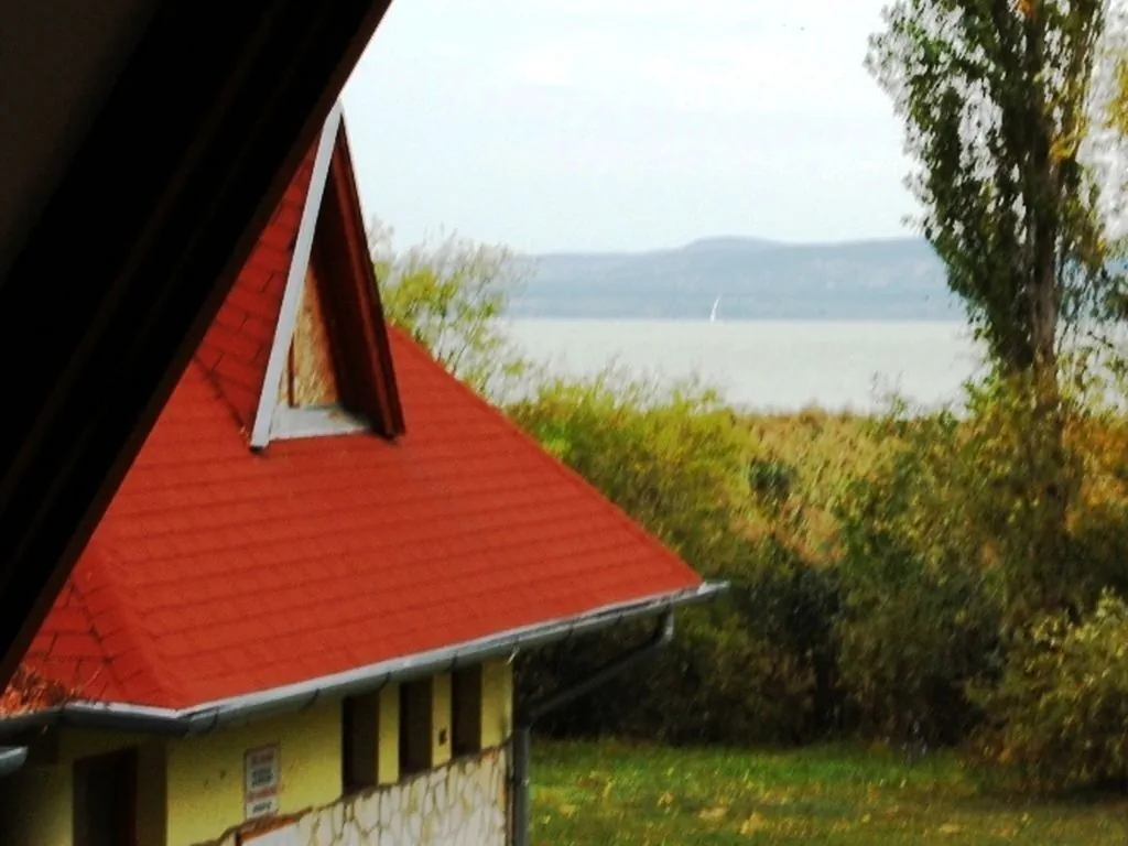 Nap-Hal Vízparti Ház Balatonszárszó – Balatonszárszó, Ungaria