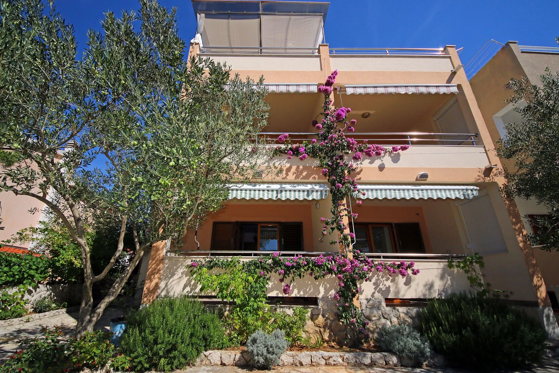 Apartments By The Sea Žaborić, Šibenik - 468 Žaborić – Zaboric, Croația
