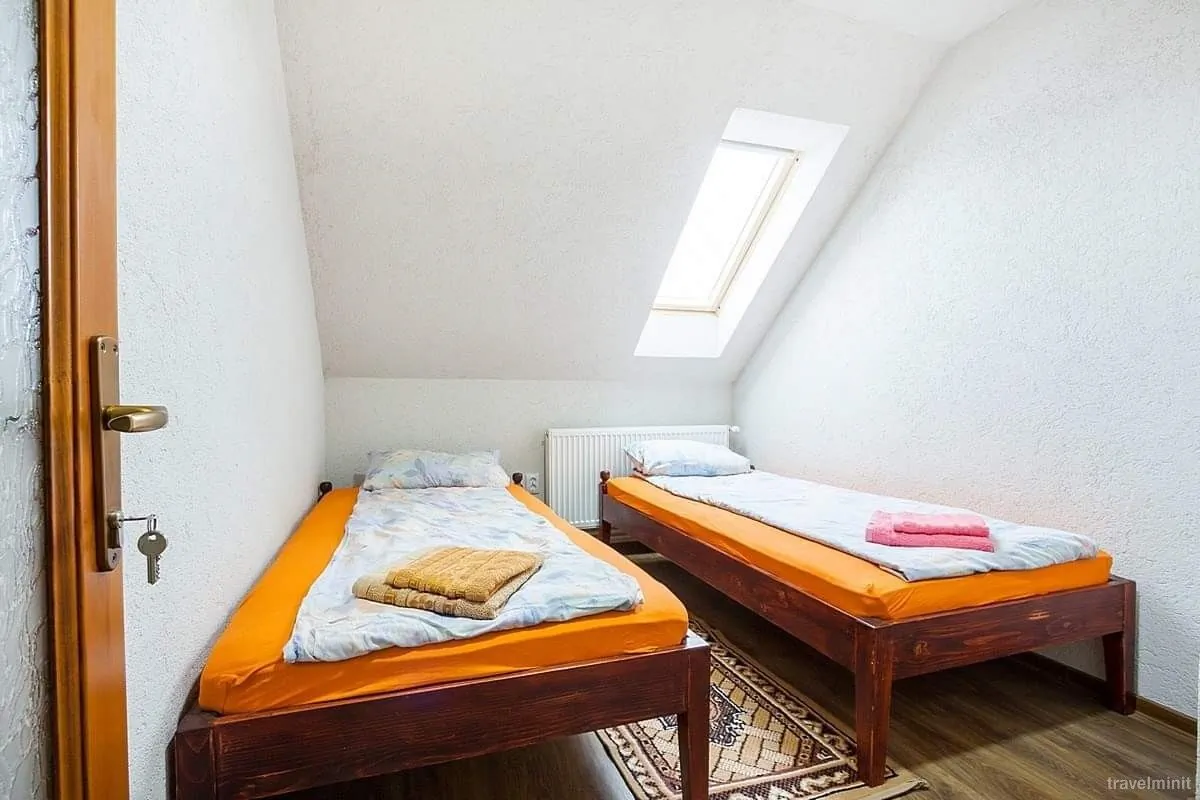 Cabana Erőss Lăzarea – Lăzarea, România