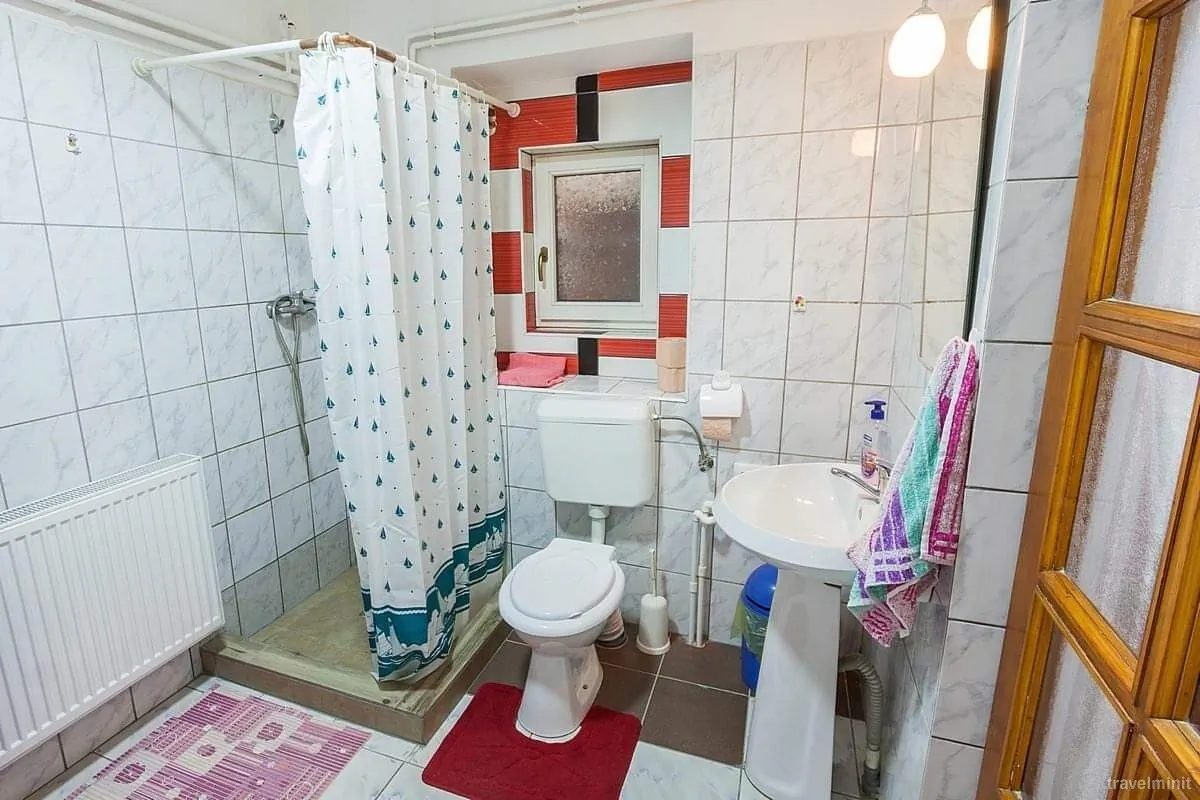Cabana Erőss Lăzarea – Lăzarea, România