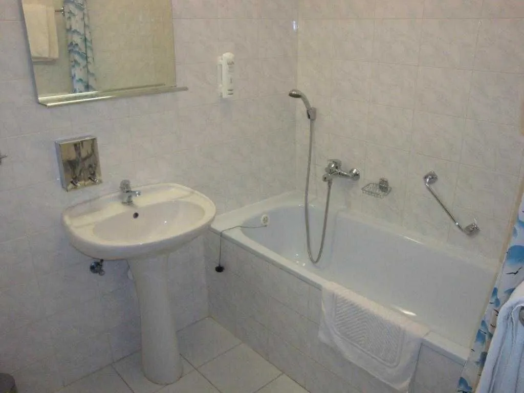 Hotel Astra Tuchlovice – Tuchlovice, Republica Cehă