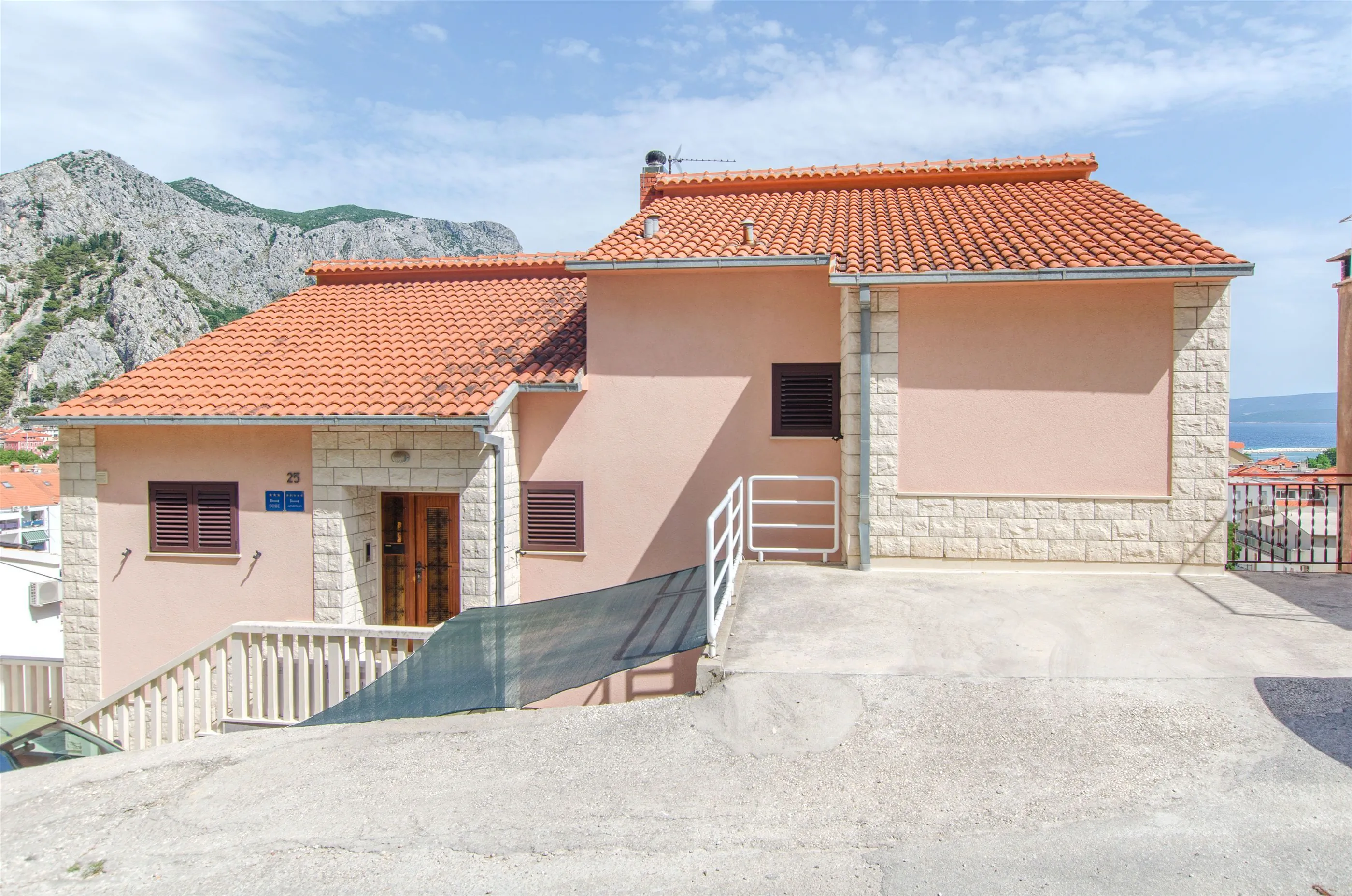 Apartments Zecic Omis - foto 1