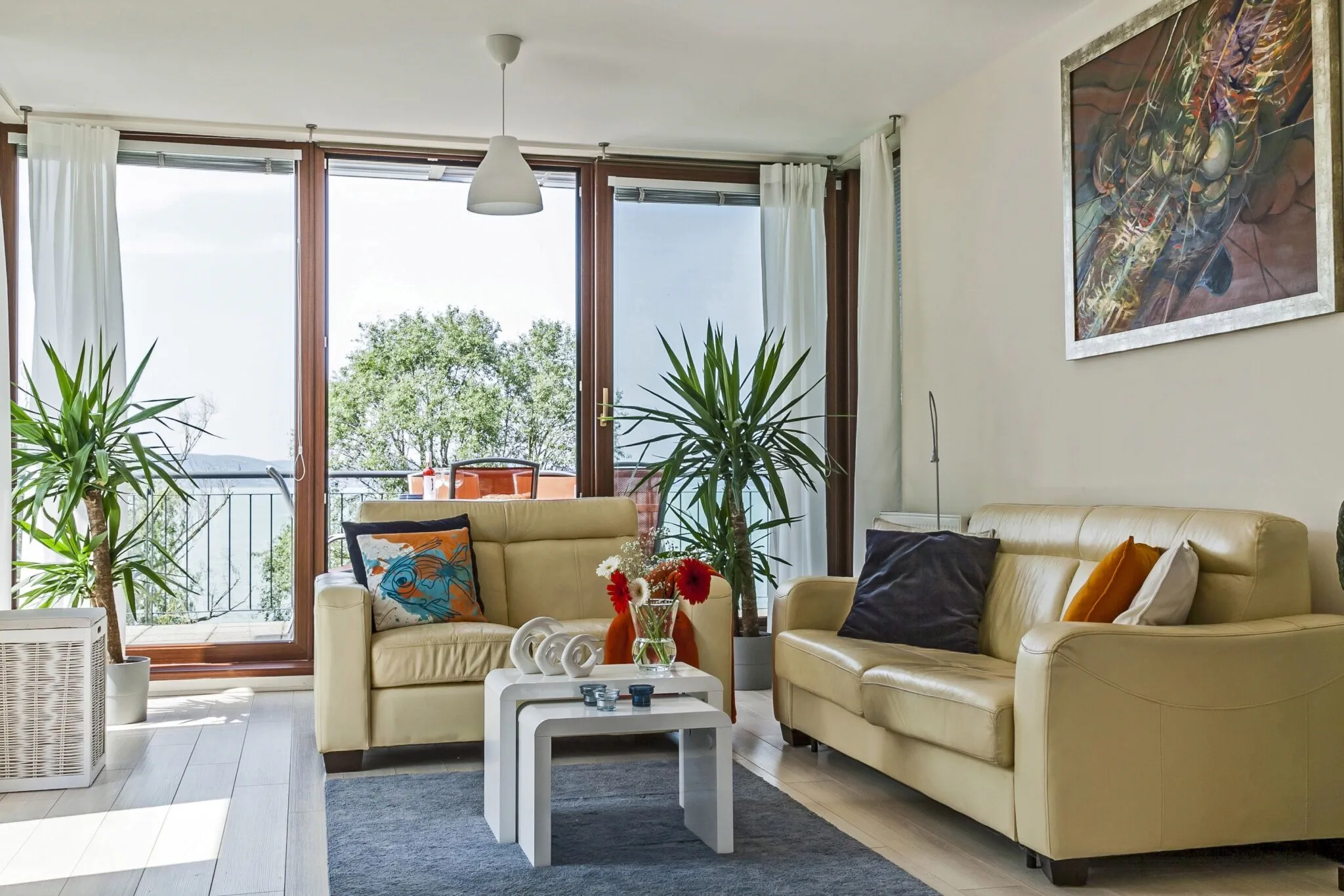 Panoramic Art Apartment with jacuzzi Balatonlelle – Balatonlelle, Ungaria