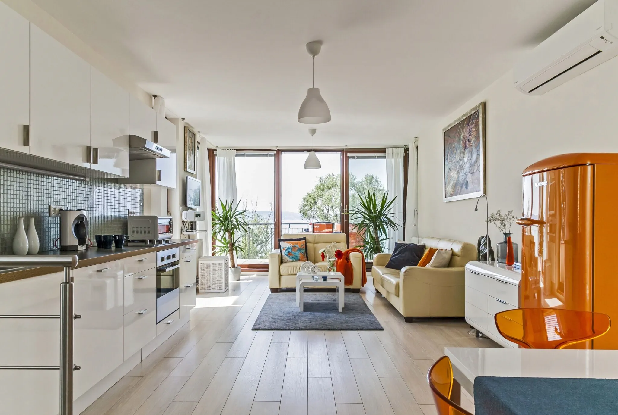 Panoramic Art Apartment with jacuzzi Balatonlelle – Balatonlelle, Ungaria