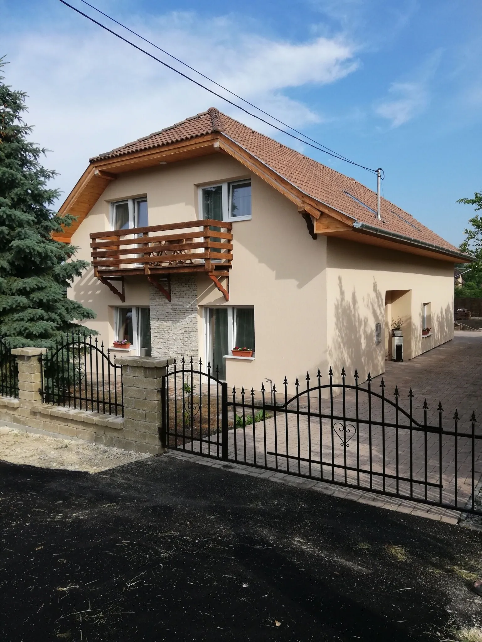 Olivér Apartmanház Balatonlelle – Balatonlelle, Ungaria
