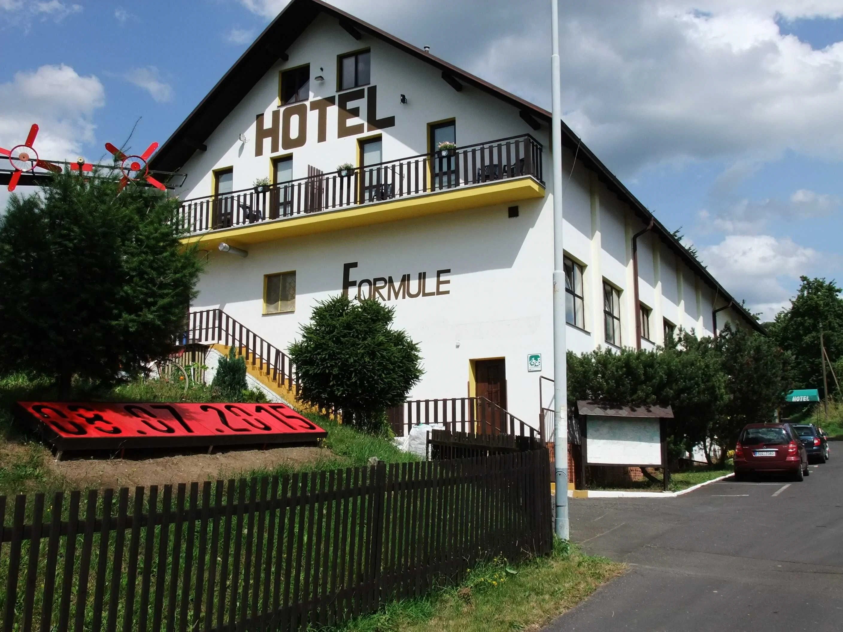 HOTEL a KEMP FORMULE DĚČÍN – Děčín, Republica Cehă