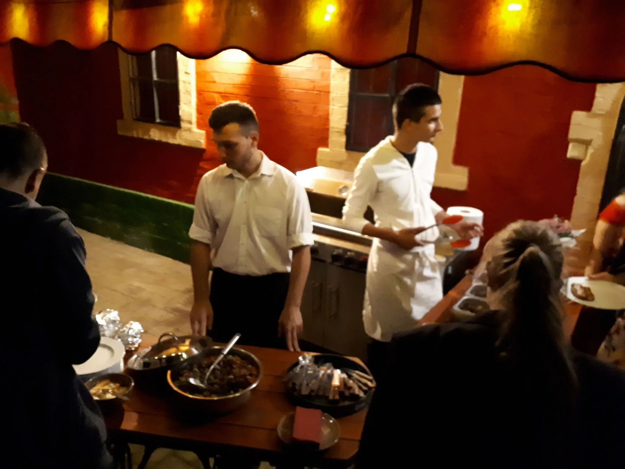 Hangonyi Pizzéria és Vendégház Hangony – Hangony, Ungaria