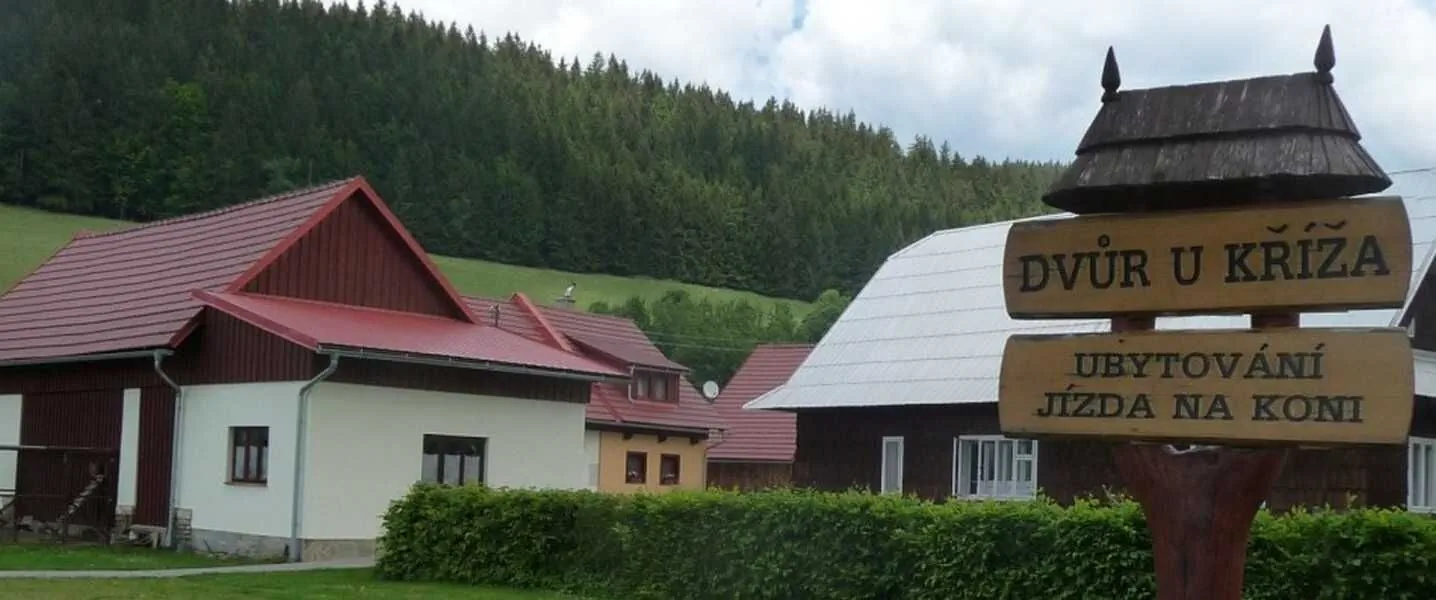Dvůr U Kříža Velké Karlovice – Velké Karlovice, Česká republika