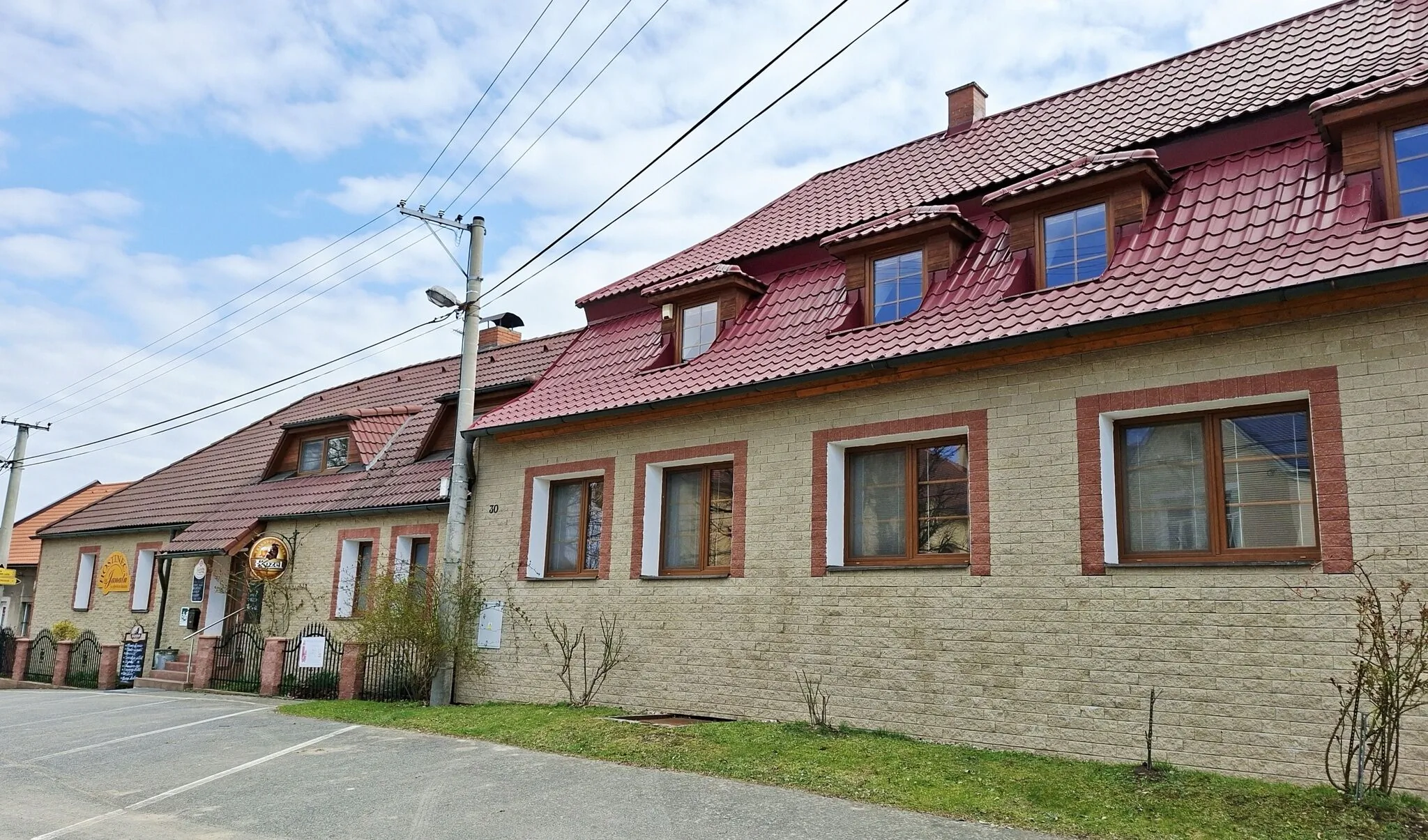 Hostinec U Janatů Čestín – Čestín, Česká republika