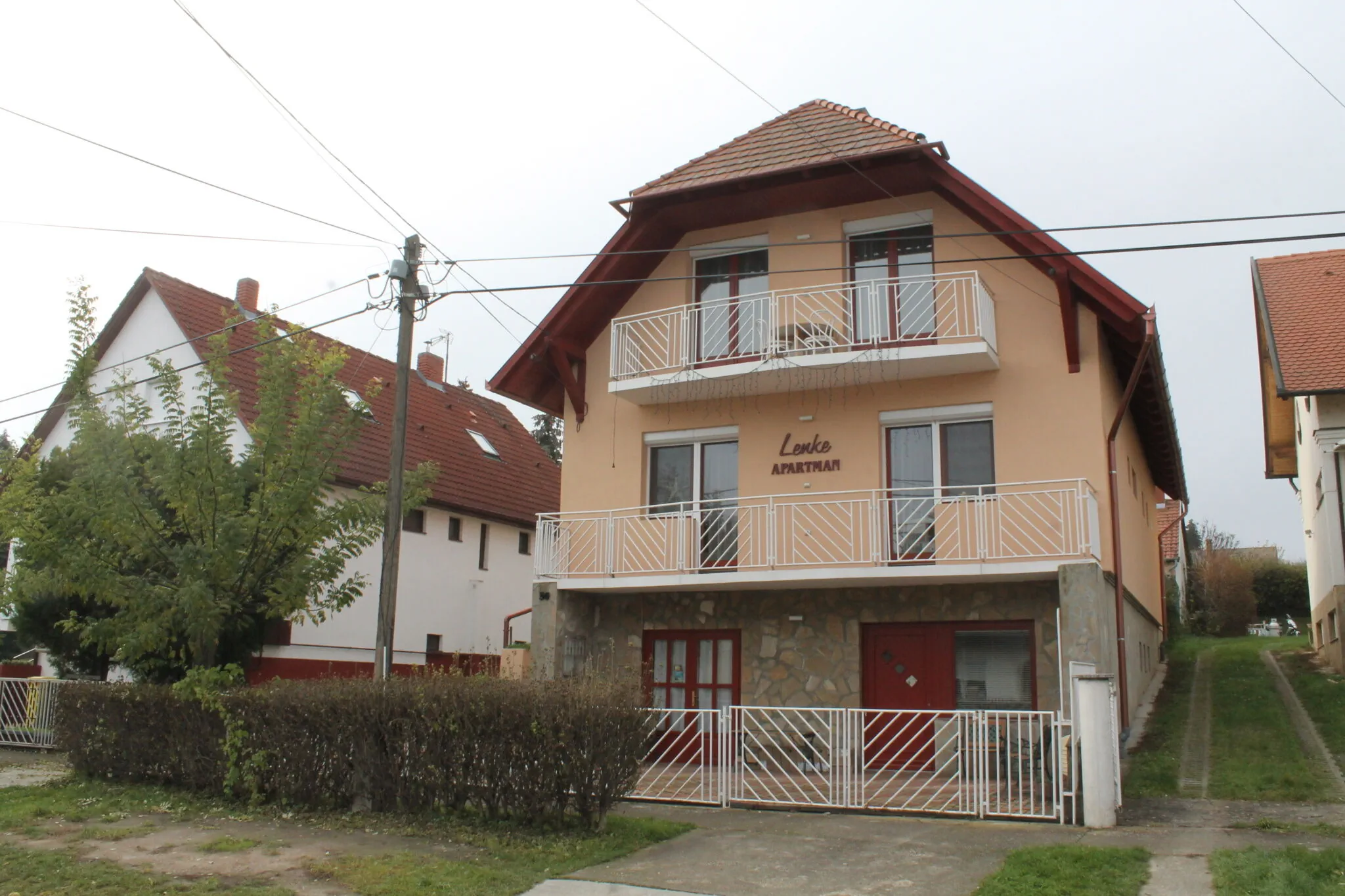 Lenke Apartmanház Balatonlelle – Balatonlelle, Ungaria