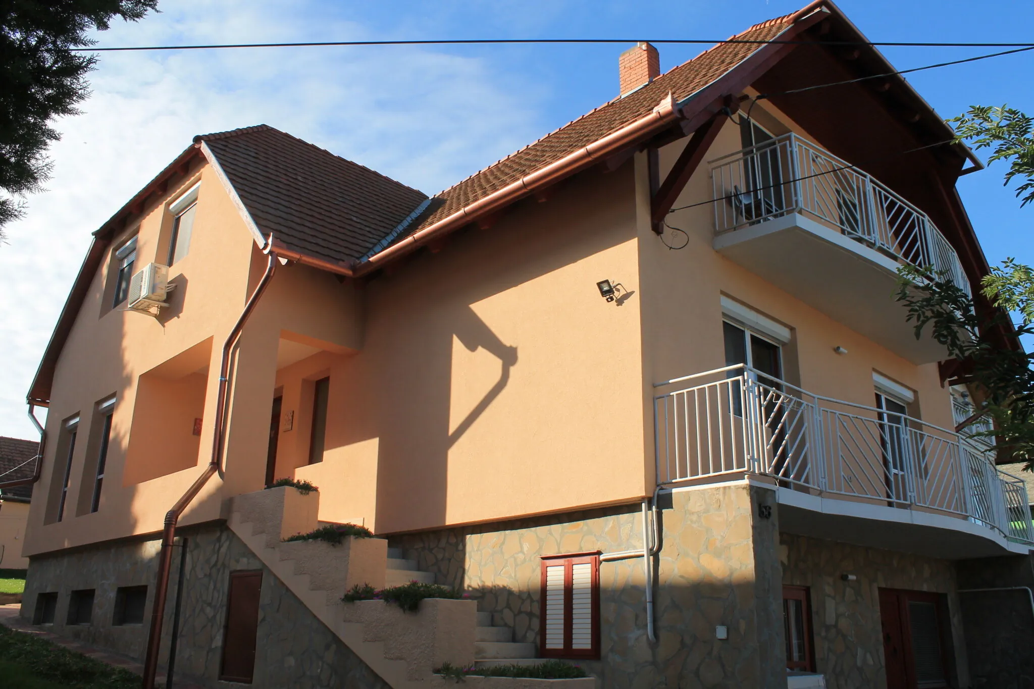 Lenke Apartmanház Balatonlelle – Balatonlelle, Ungaria