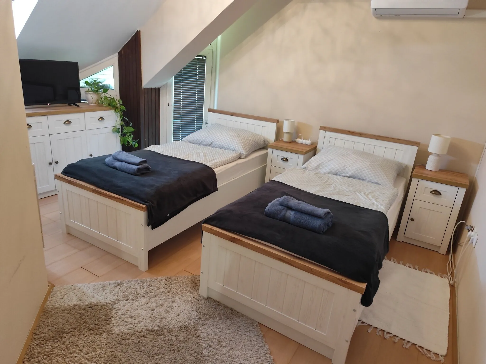 Rózsadomb Apartman Pécs – Pécs, Ungaria