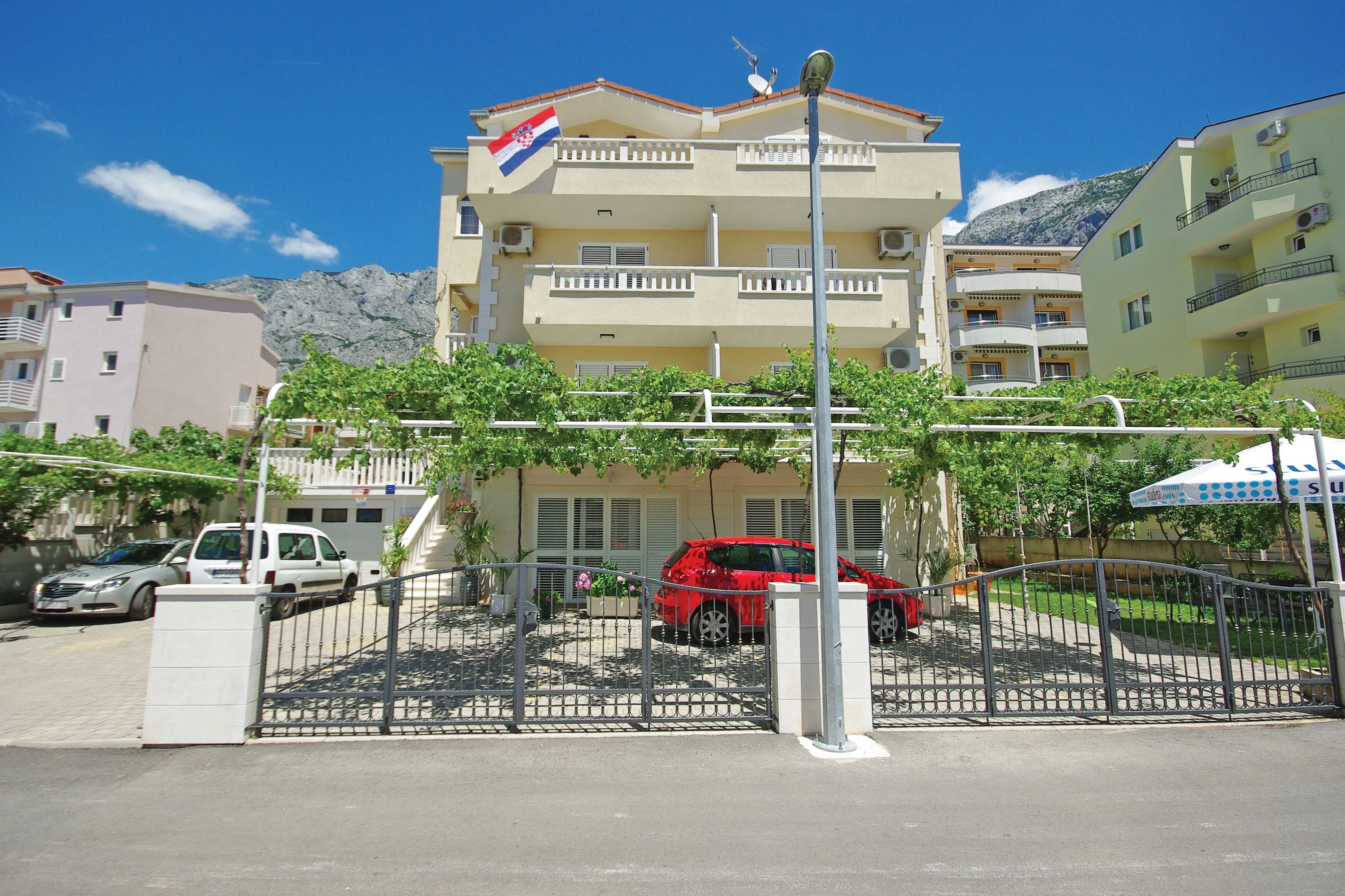 Apartments With Parking Space Makarska - 14667 – Makarska, Croația