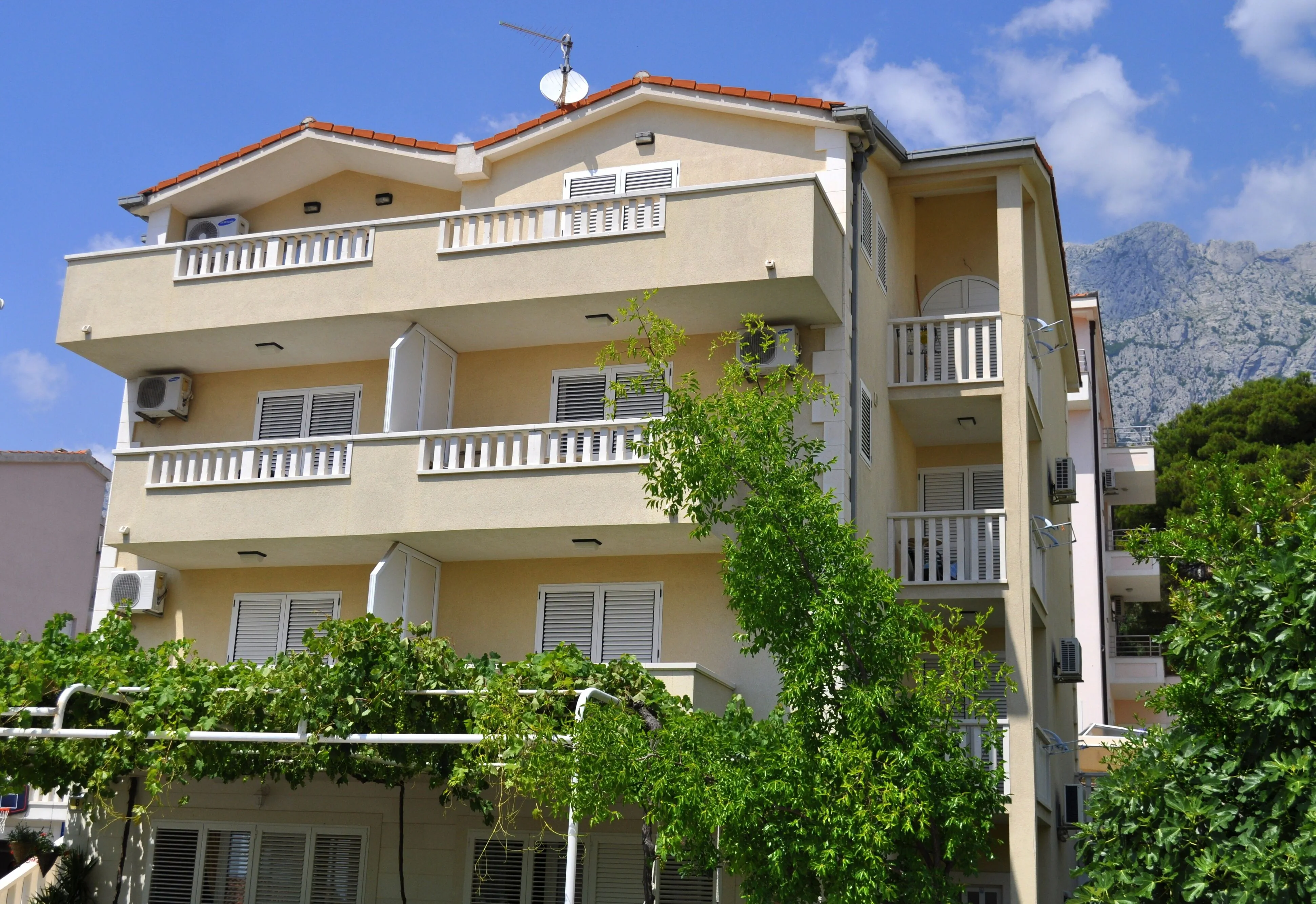 Apartments With Parking Space Makarska - 14667 – Makarska, Croația