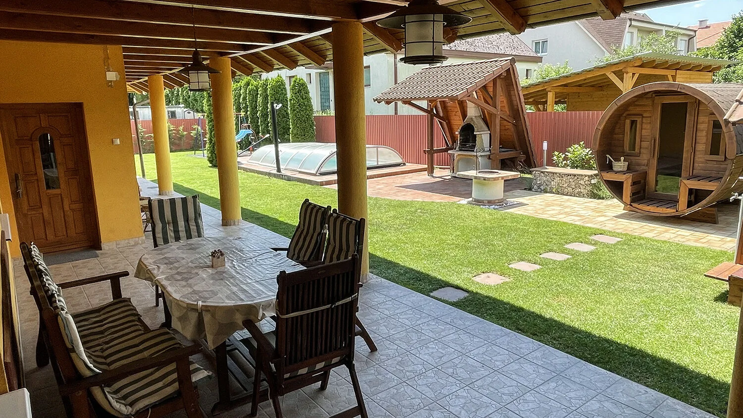 Sunny Medencés Jakuzzis Szaunás ház Siófok – Siófok, Ungaria