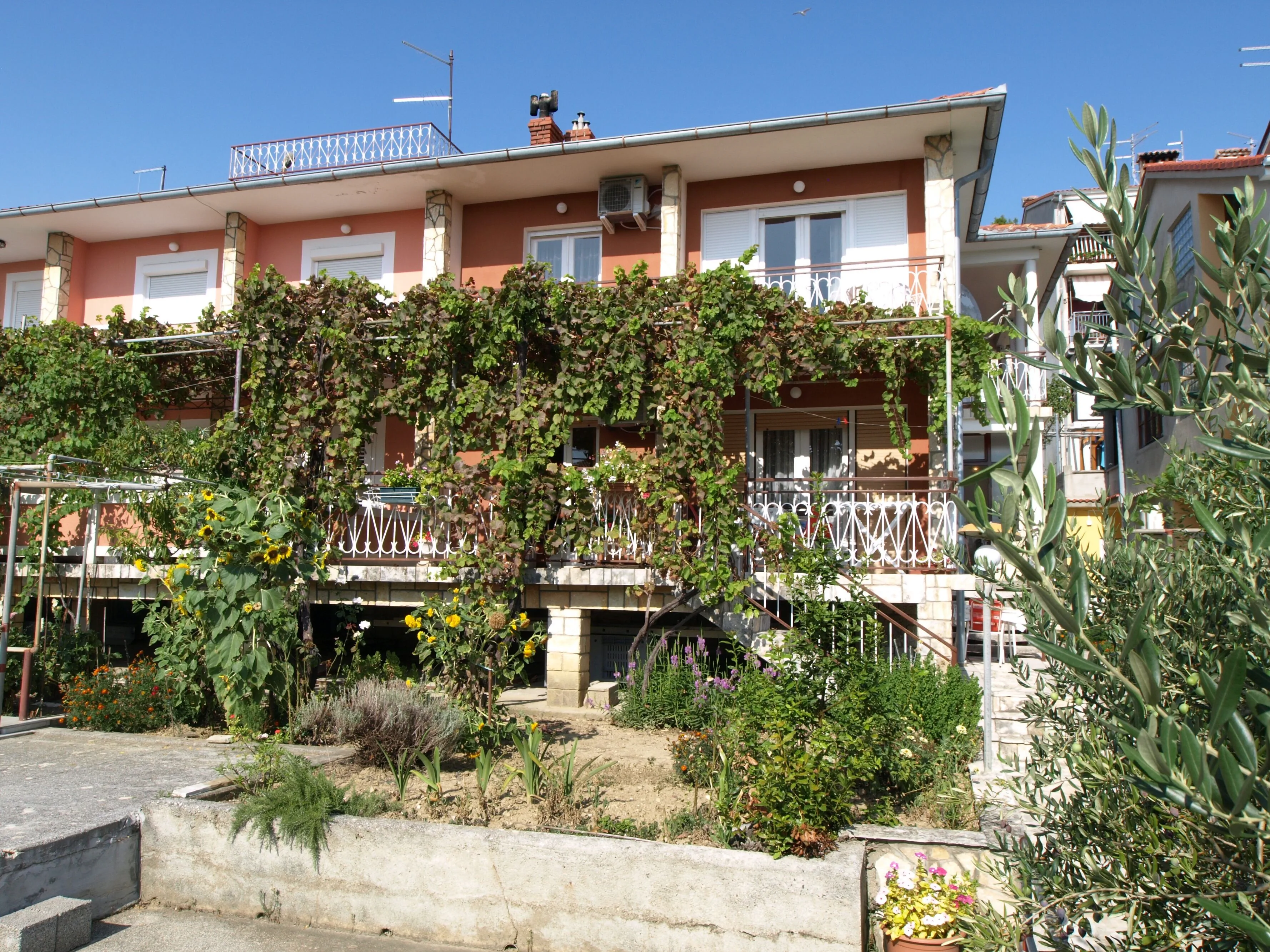 Apartments With Parking Space Palit, Rab - 17881 Palit – Palit, Croația