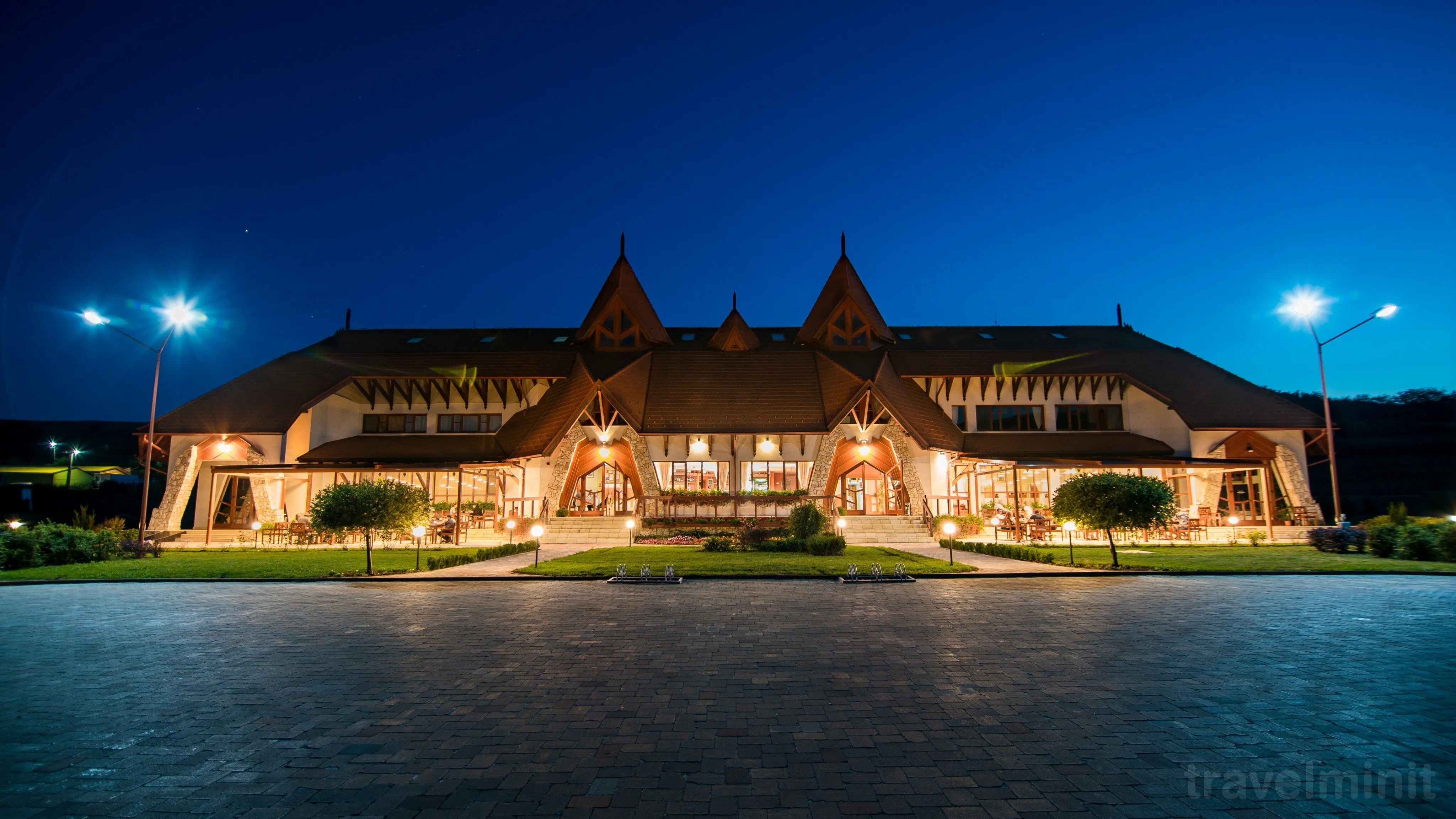 Bonanza Pensiune și Restaurant Rădaia - foto 4