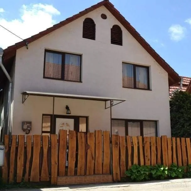 Casa Kanyaró Moldovenești – Moldoveneşti, România