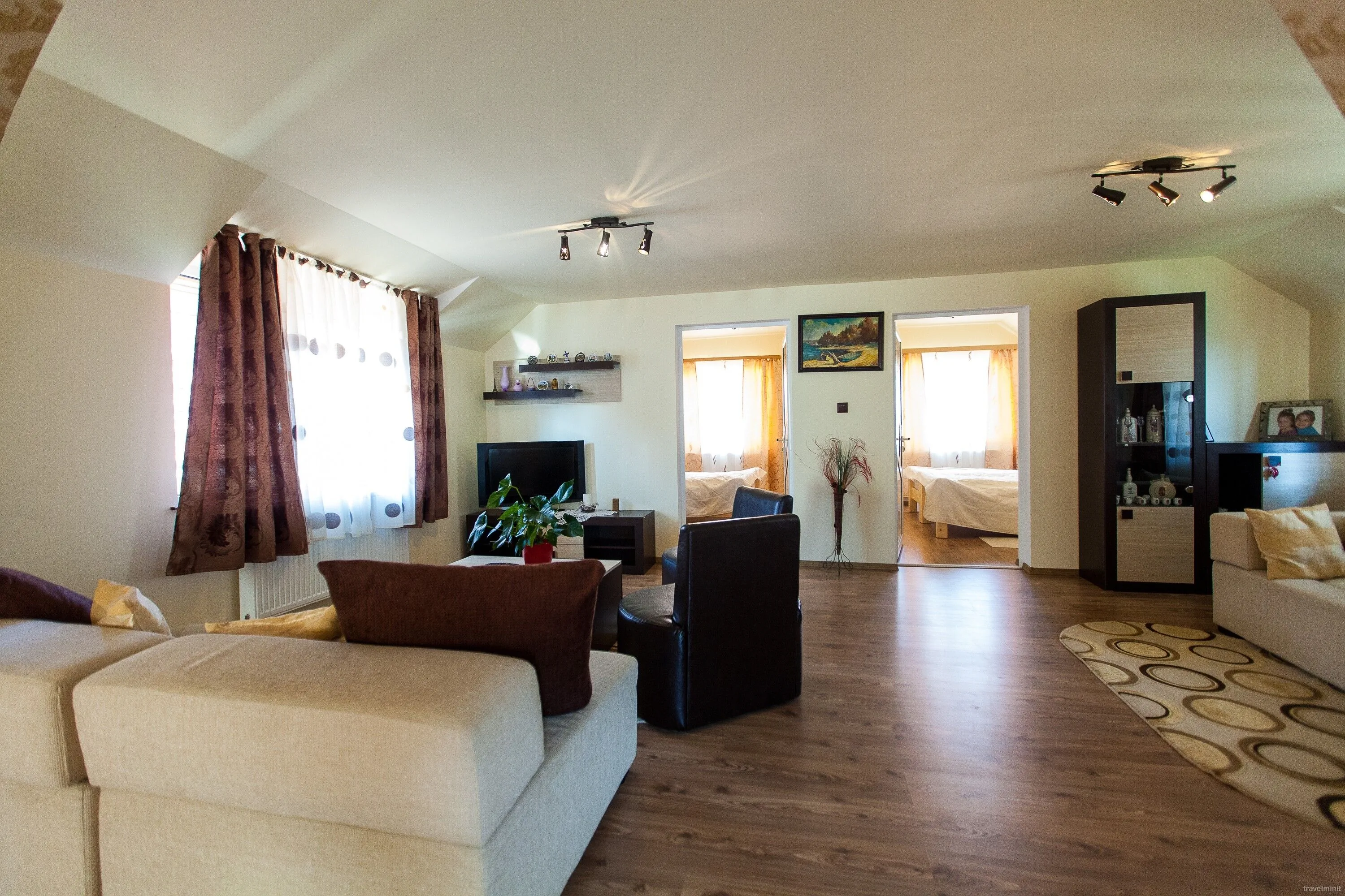 Casa Kanyaró Moldovenești – Moldoveneşti, România