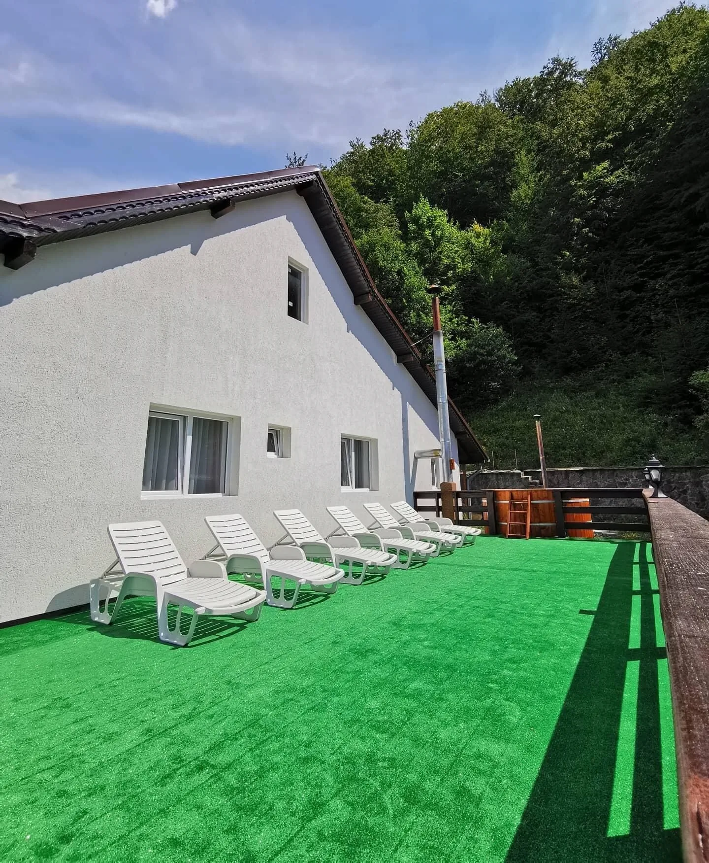 Casa Lirca Răstolița – Răstoliţa, România