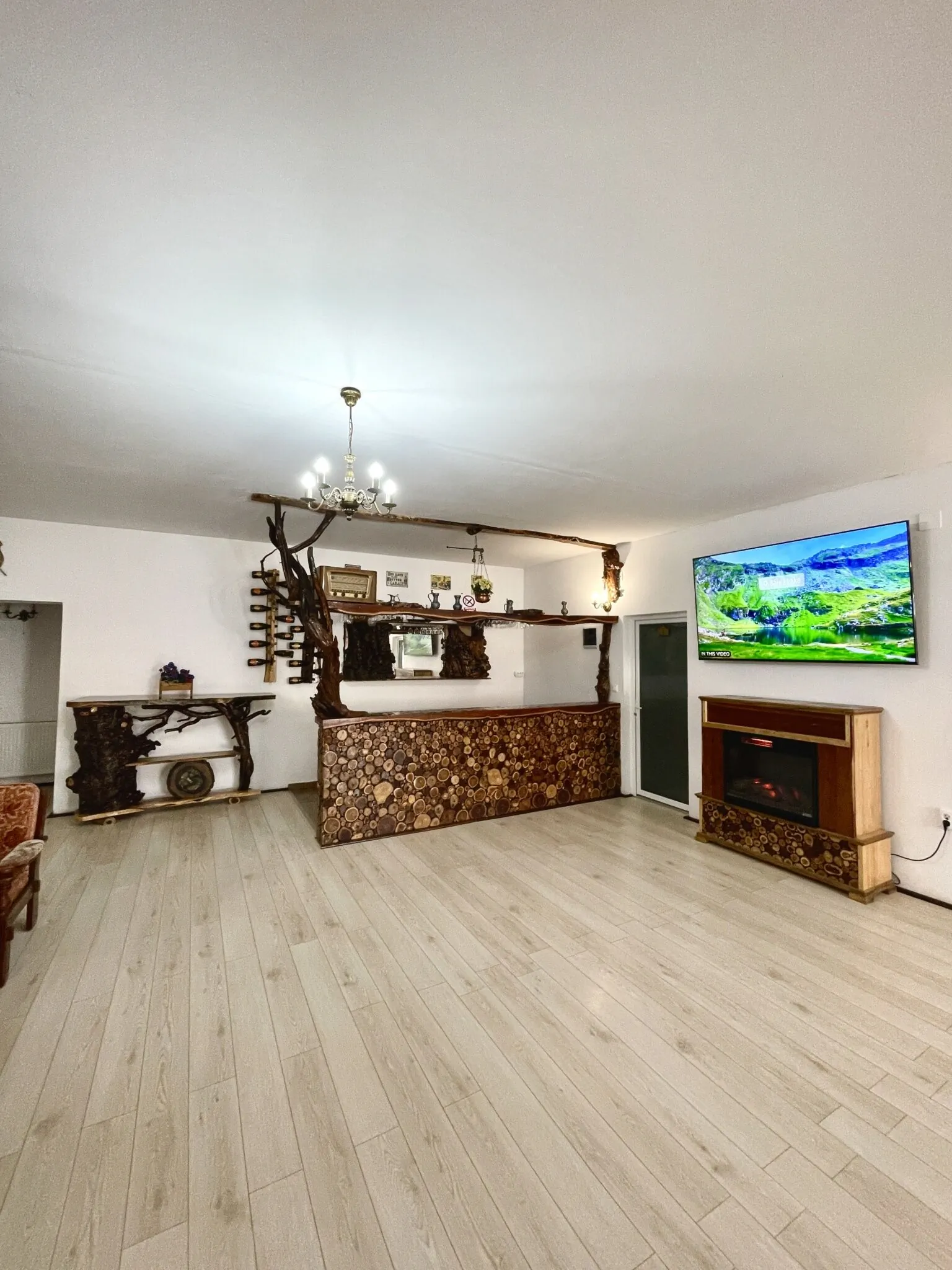 Casa Lirca Răstolița – Răstoliţa, România