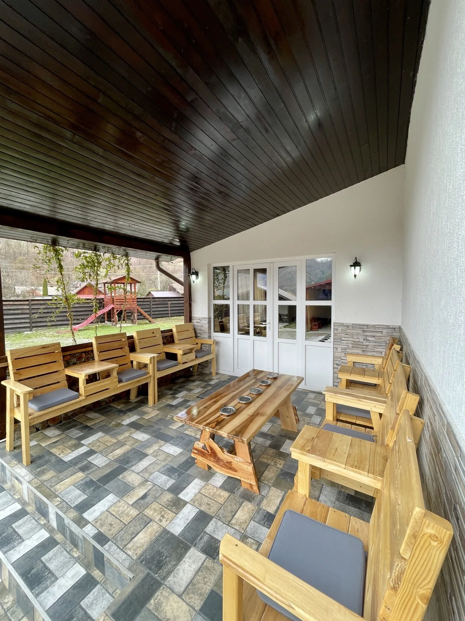 Casa Lirca Răstolița – Răstoliţa, România