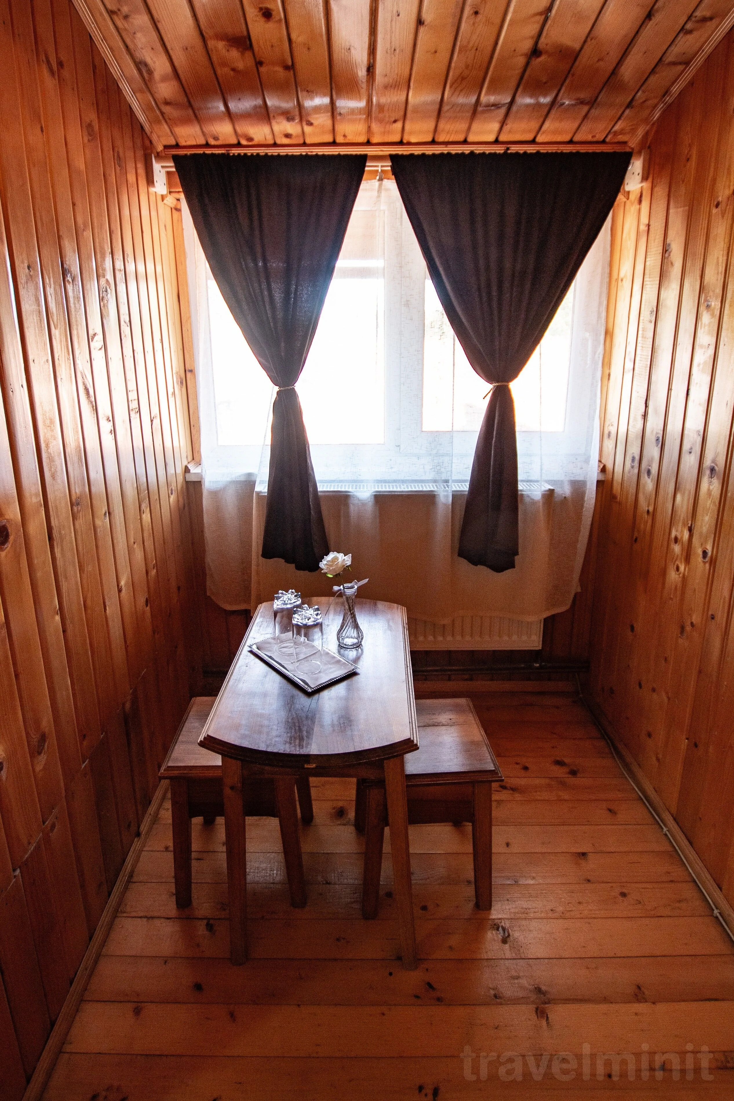 Restaurant Pensiune Casa Albă Baia de Aramă – Baia de Aramă, România
