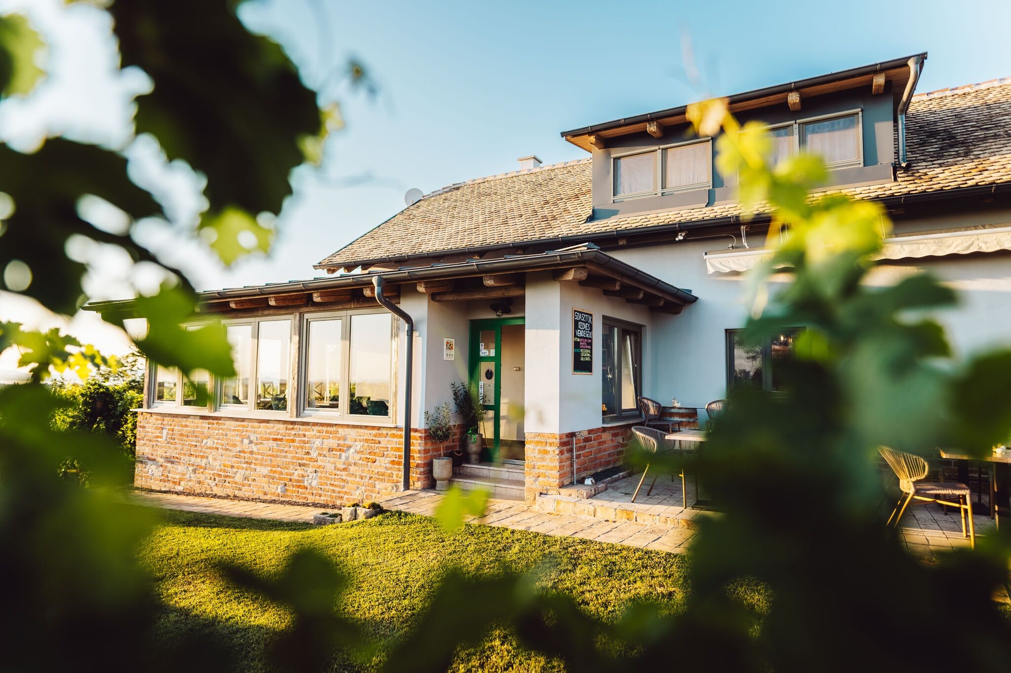 A Zöld Ajtós Ház Balatonlelle – Balatonlelle, Ungaria
