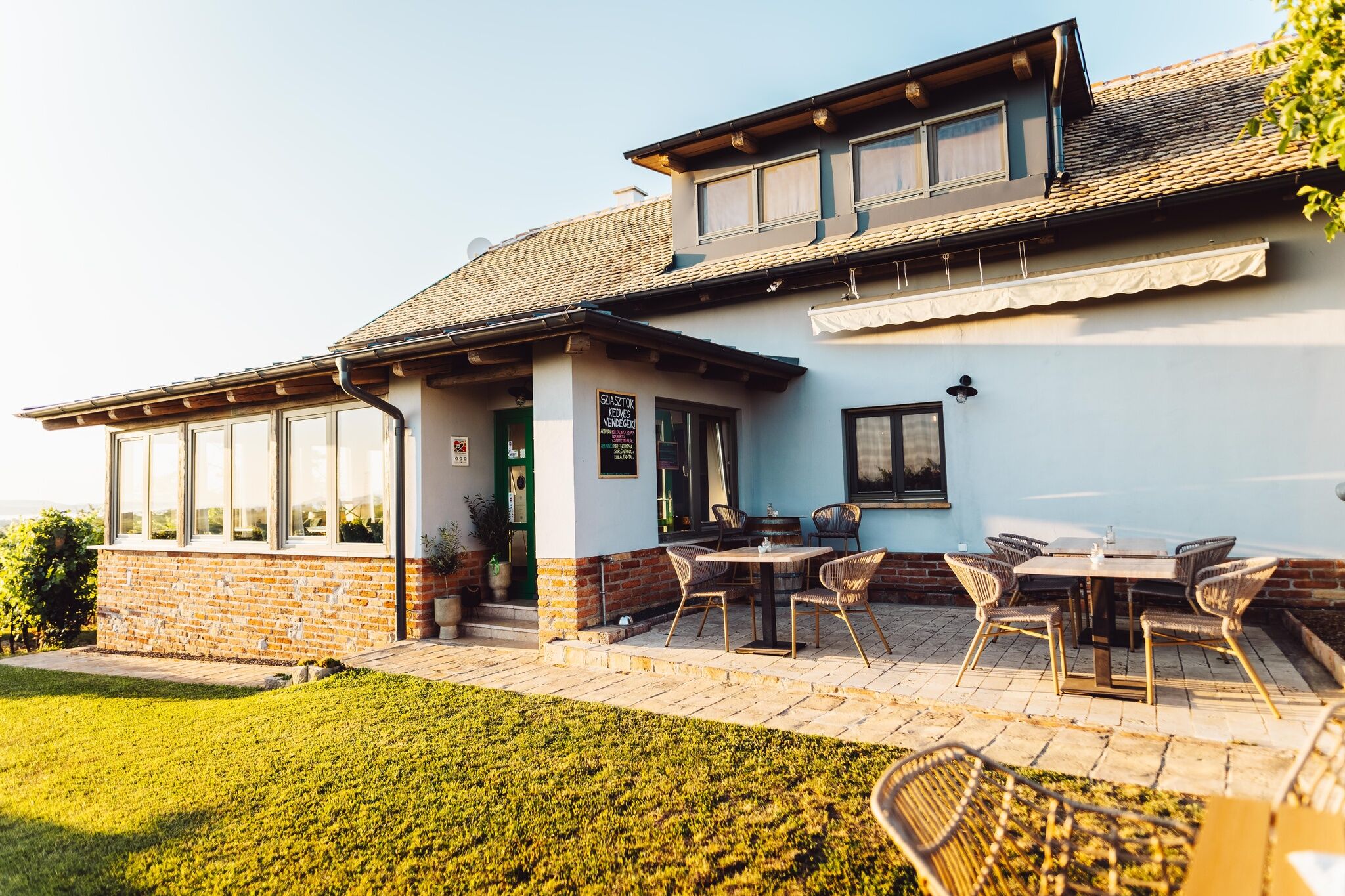 A Zöld Ajtós Ház Balatonlelle – Balatonlelle, Ungaria