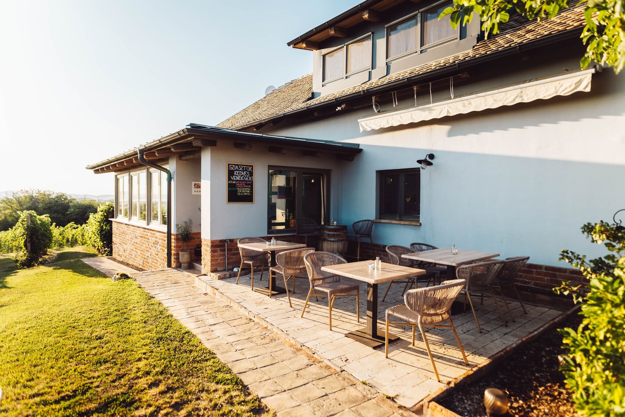 A Zöld Ajtós Ház Balatonlelle – Balatonlelle, Ungaria