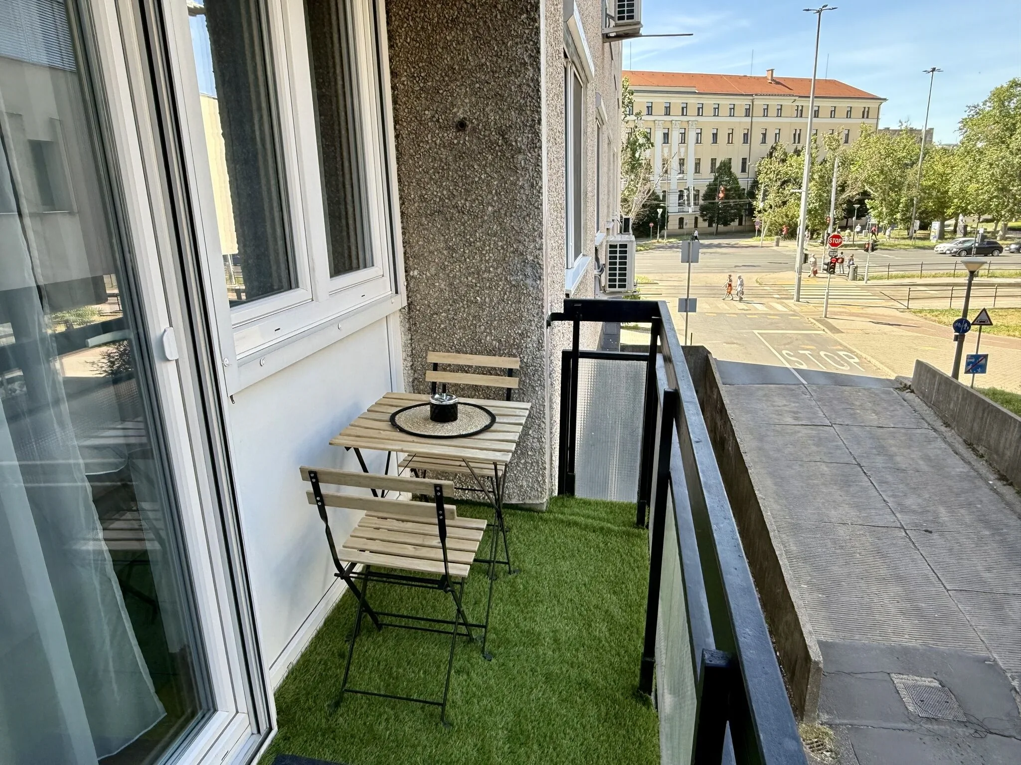 AwesHome City Apartment Debrecen – Debrețin, Ungaria