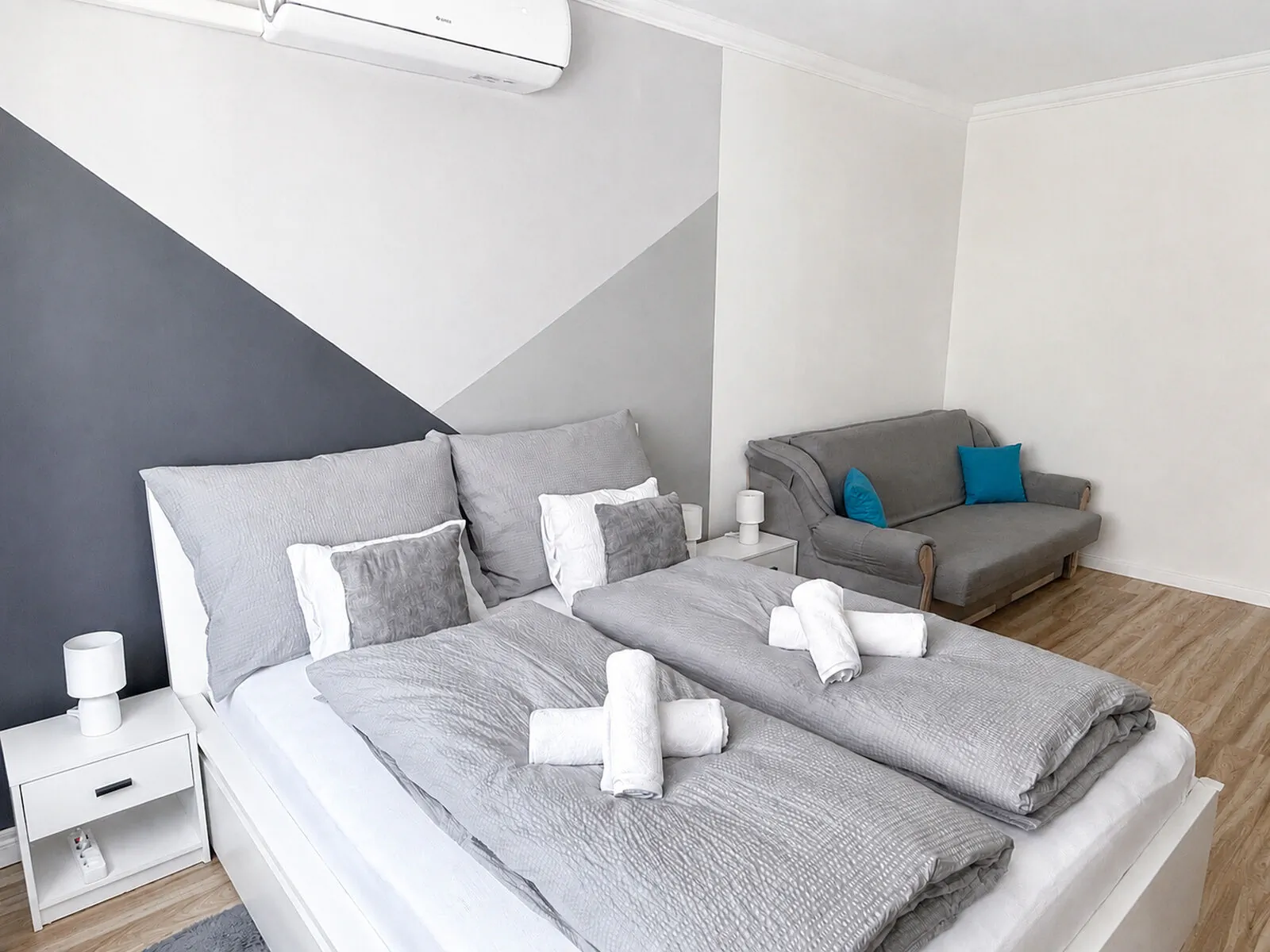 AwesHome City Apartment Debrecen – Debrețin, Ungaria