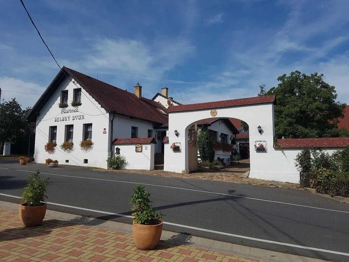 Selský Dvůr Biskoupky Sebečice – Sebečice, Česká republika