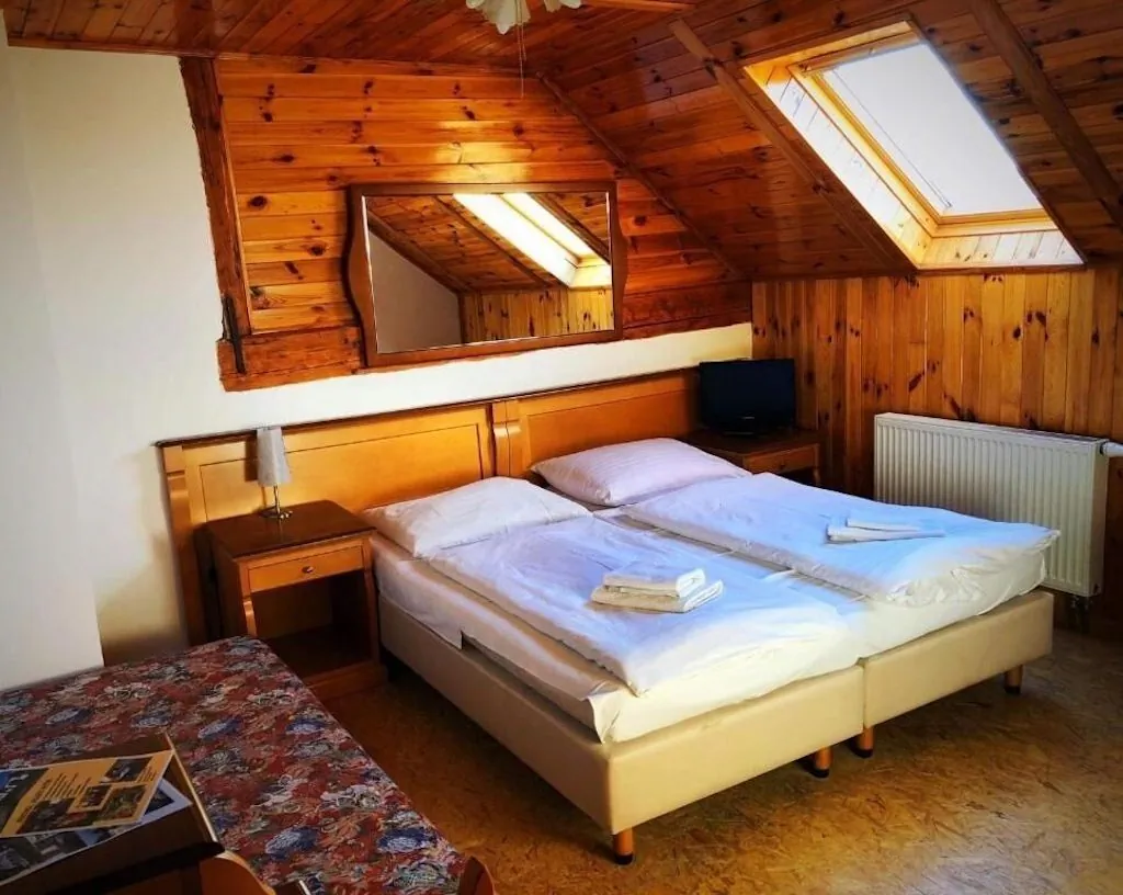 Selský Dvůr Biskoupky Sebečice – Sebečice, Česká republika