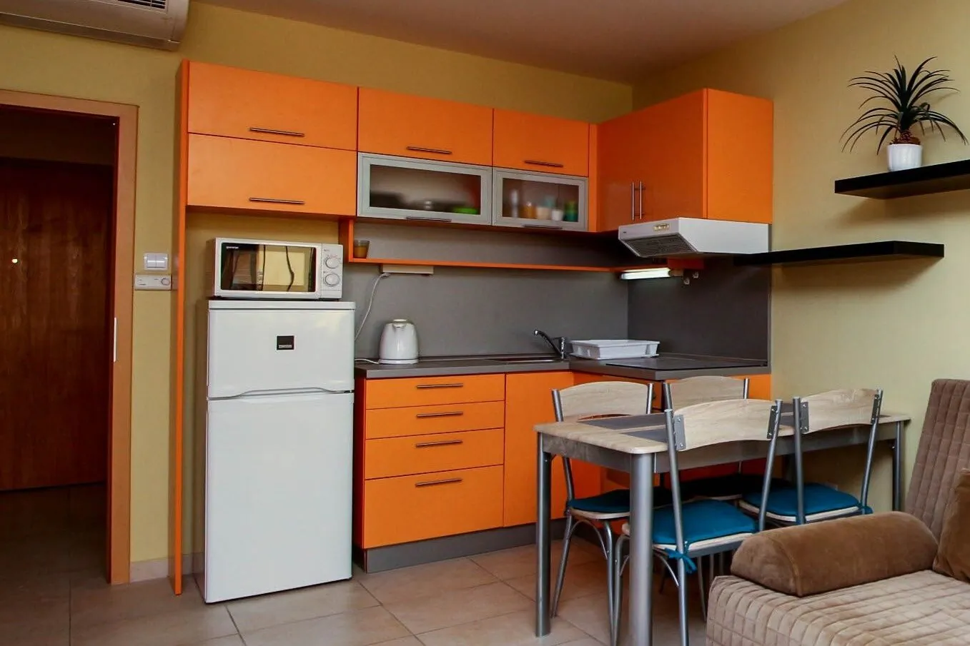 949 - Modern Apartman Balatonőszöd – Balatonőszöd, Ungaria