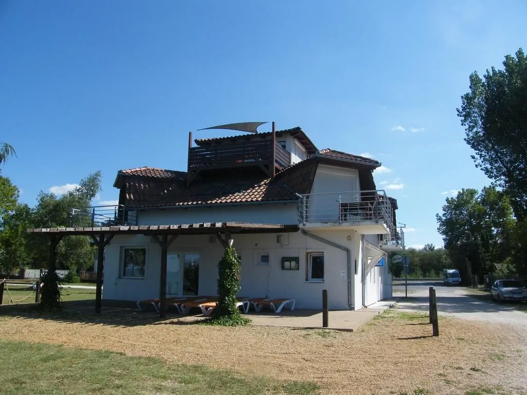 Beach Resident – Balatonszemes, Ungaria