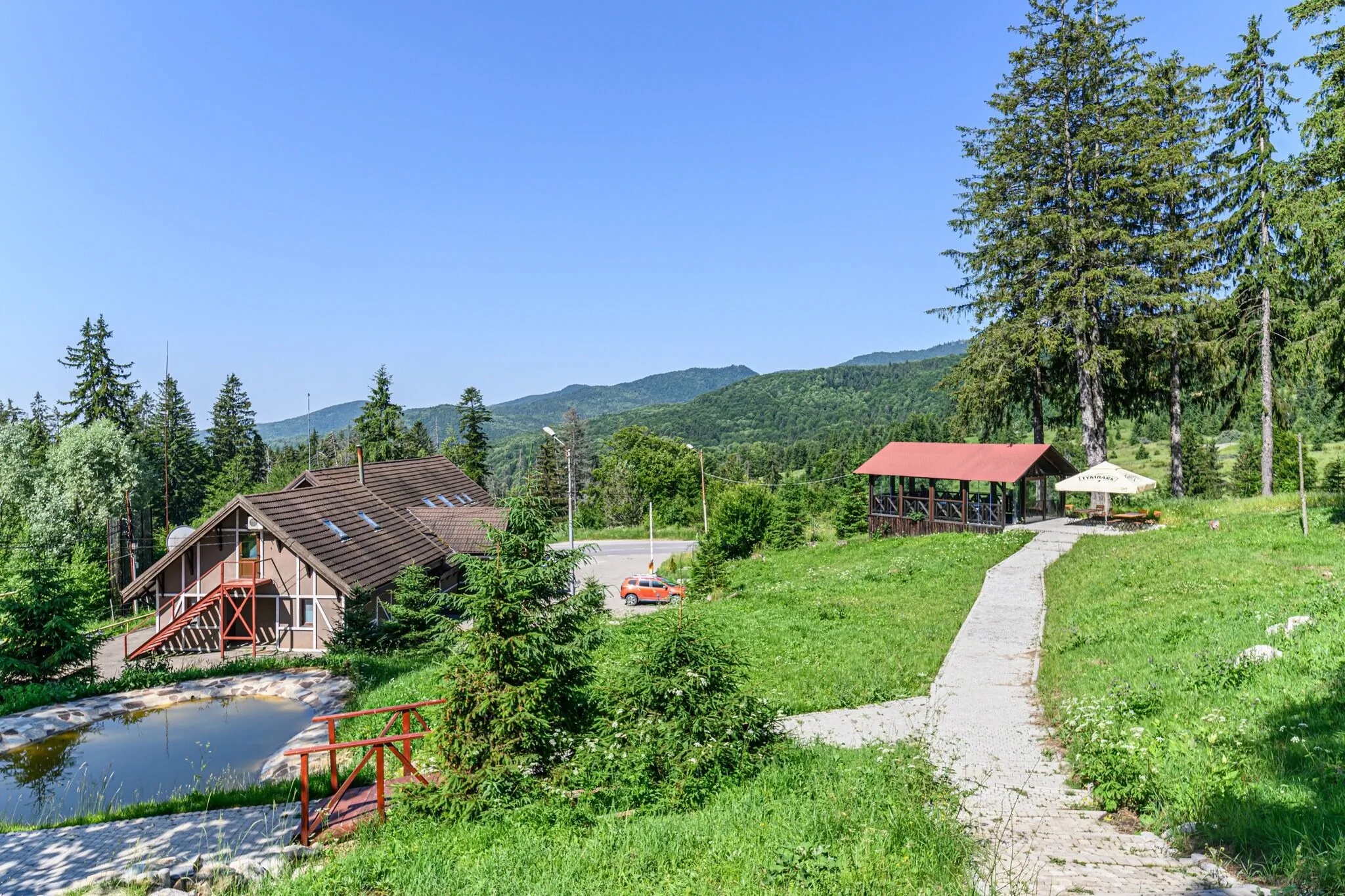 Complex Hotelier Cota O Mie Moroeni – Moroeni, România