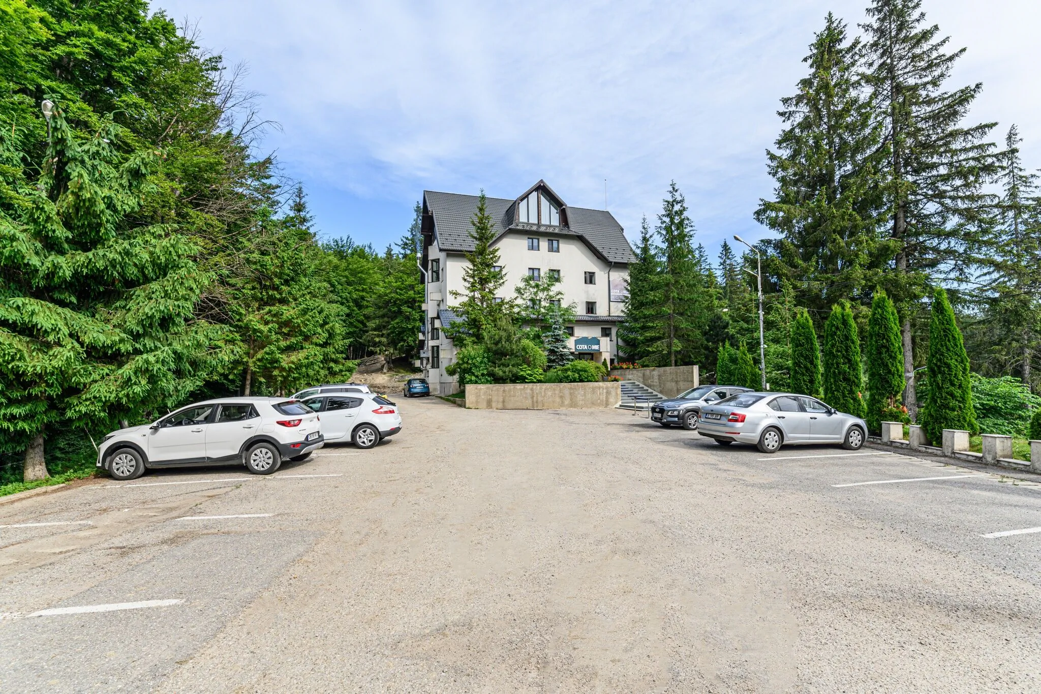 Complex Hotelier Cota O Mie Moroeni – Moroeni, România