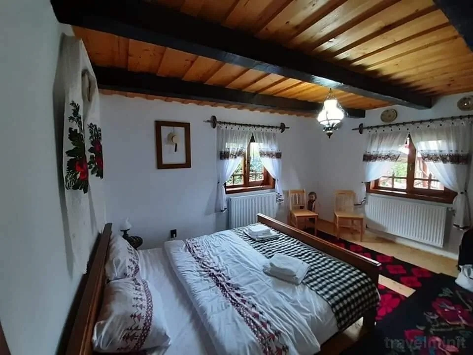 Casa din Susani Călinești – Călineşti, România