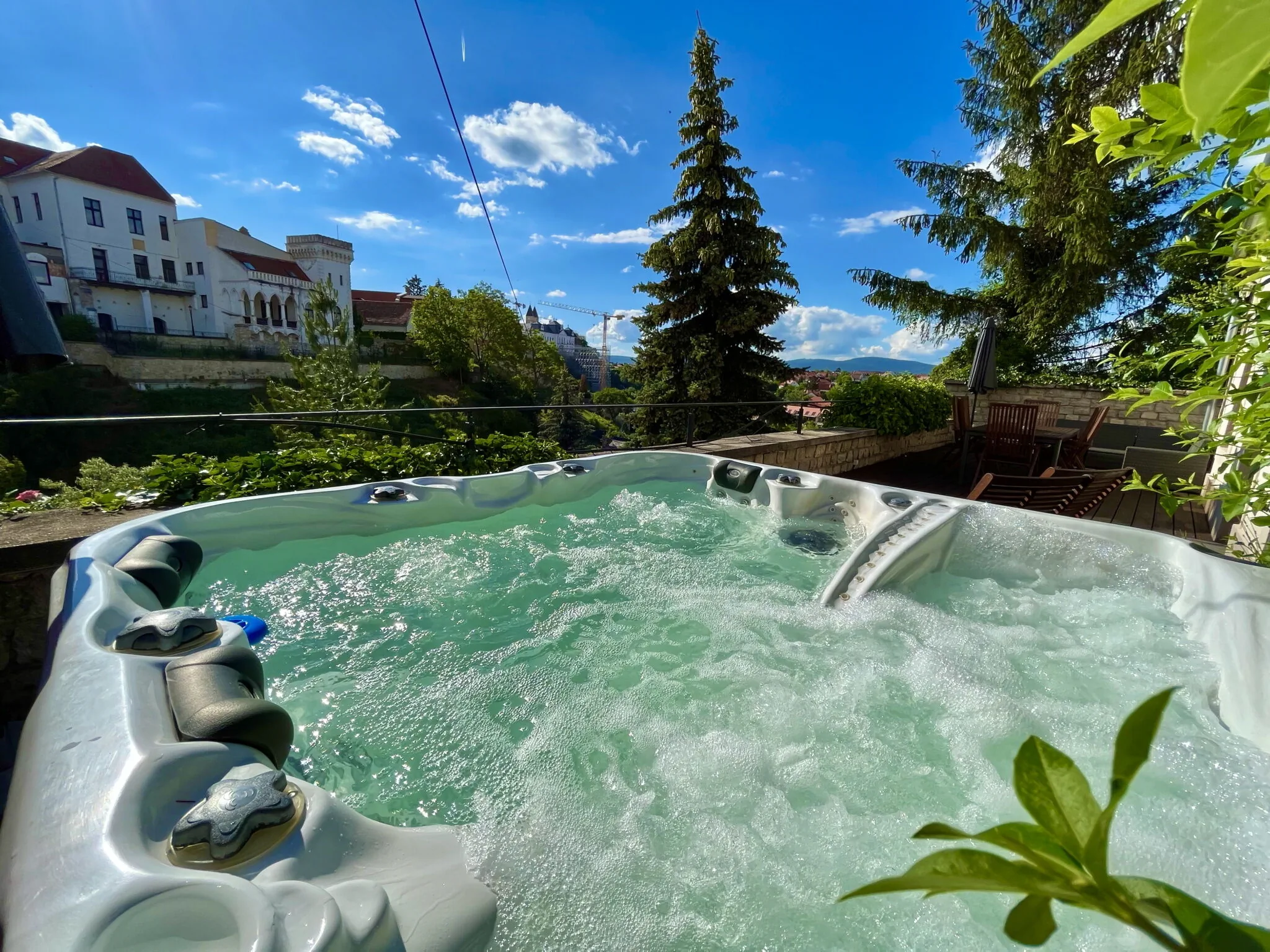 Terrace Belvárosi Jacuzzis Apartman Veszprém – Veszprém, Węgry